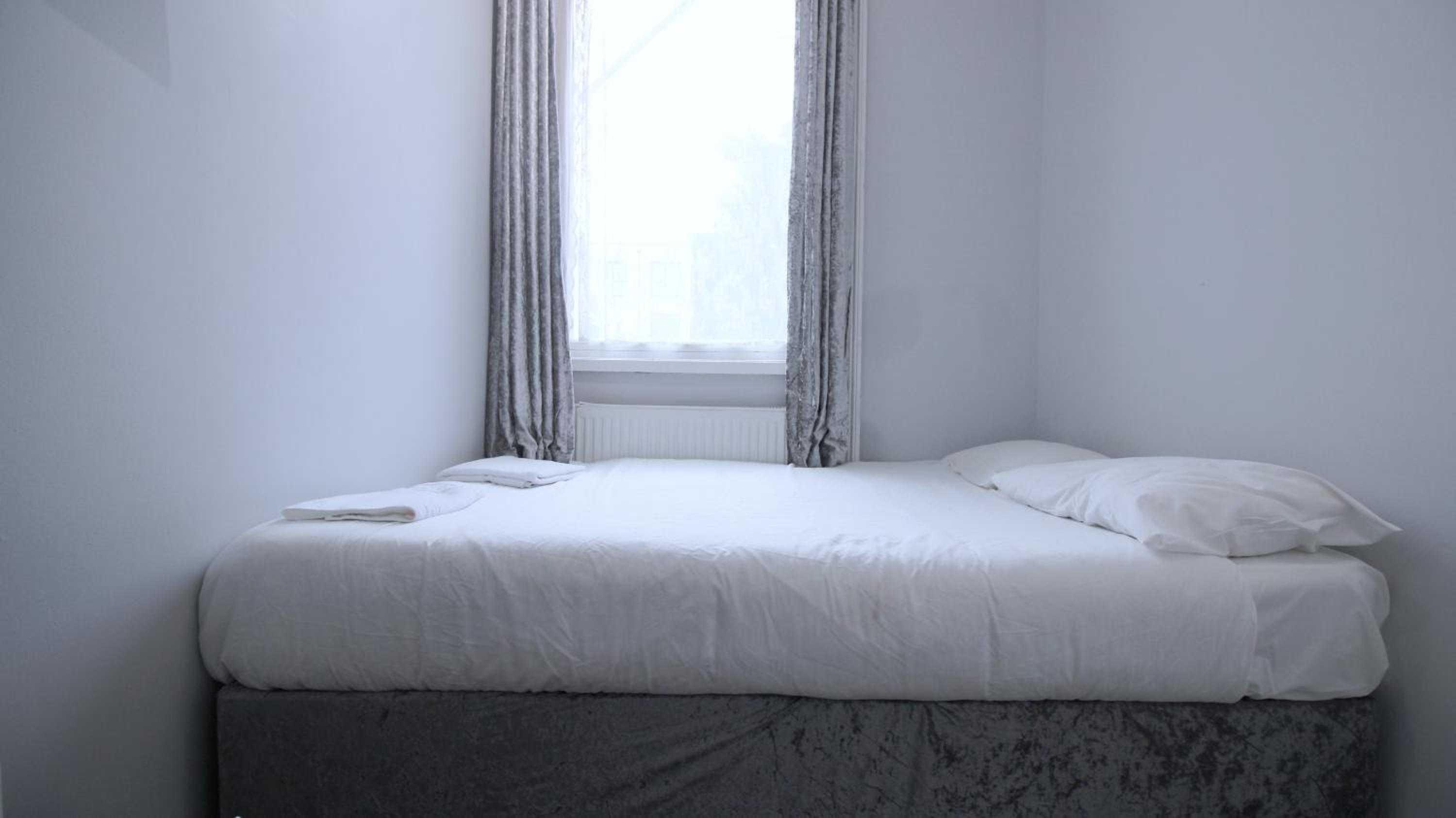 Deluxe Double Room with Shower