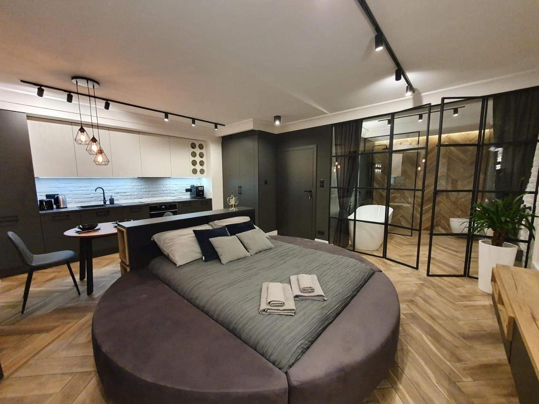 Apartment (2 Adults) with Free Parking