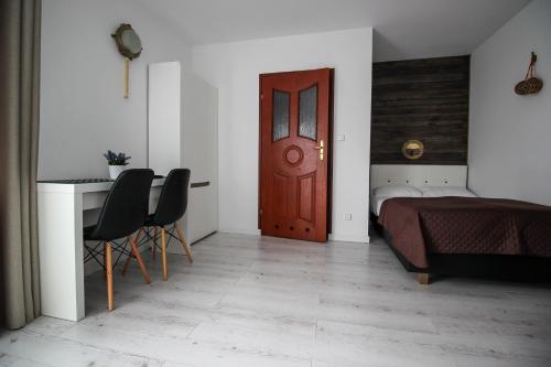 Deluxe Triple Room with Balcony - Photo 1