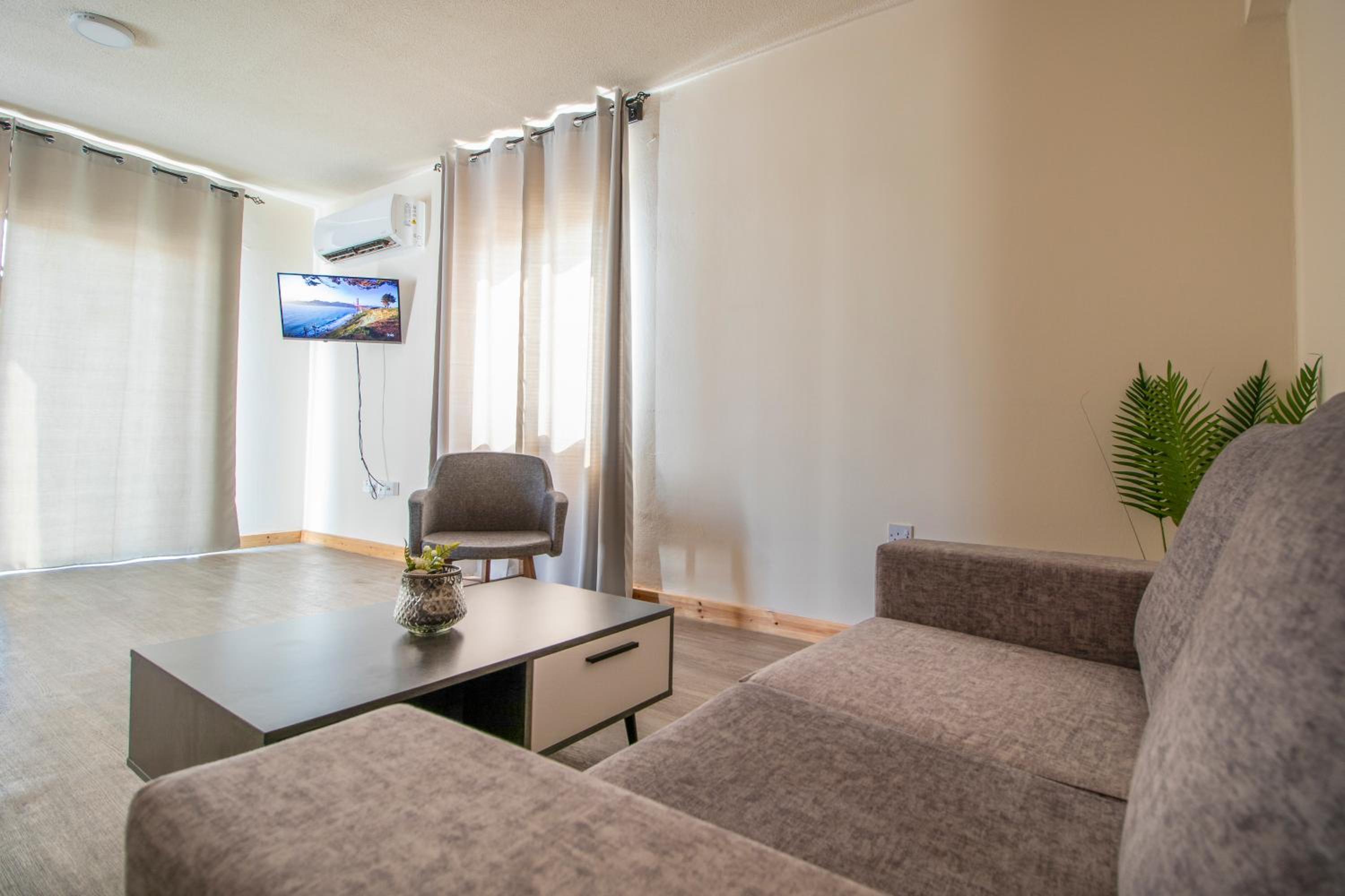 Apartment - Ground Floor photo 2