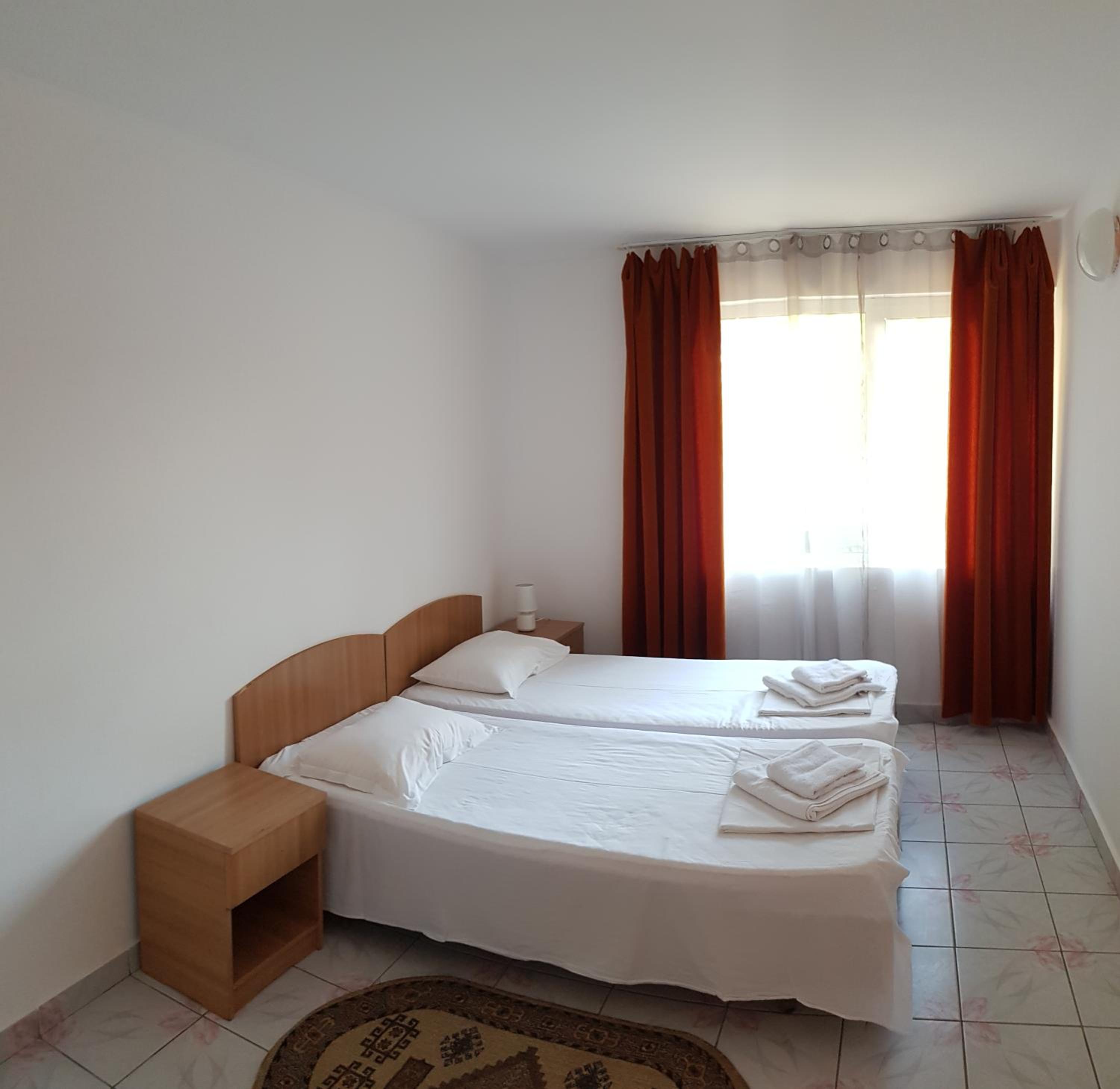 Twin Room - Photo 1