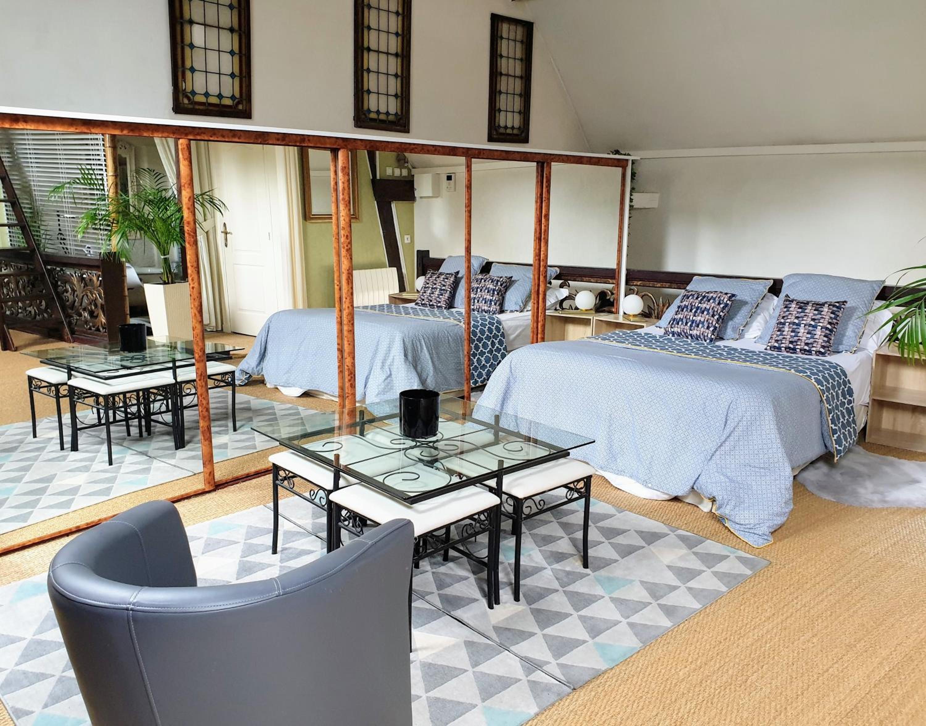 Loft - Photo 1
