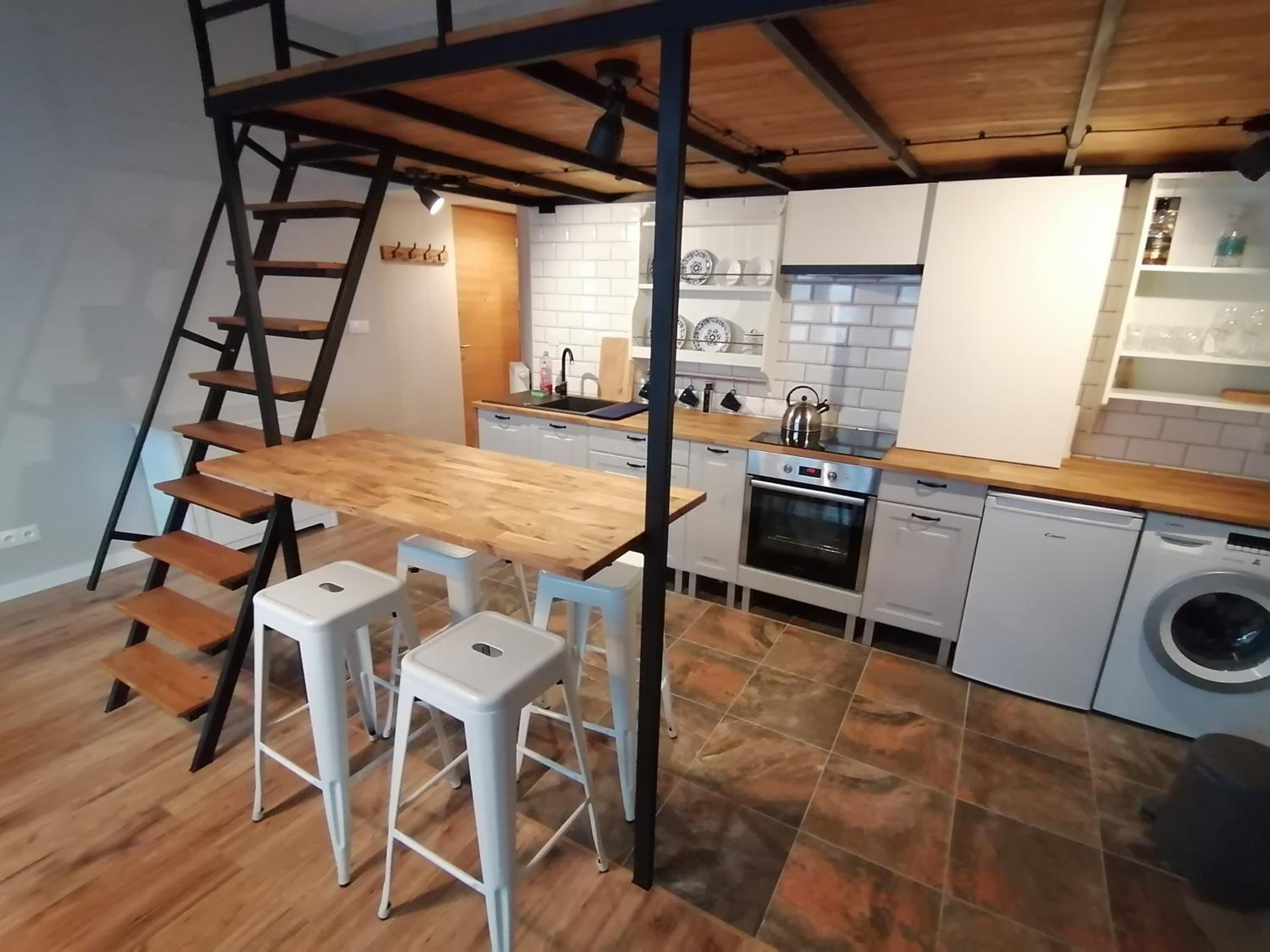 One-Bedroom Apartment