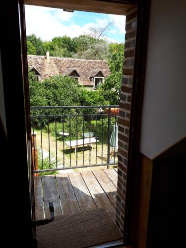 Deluxe Double Room (2 Adults + 1 Child)