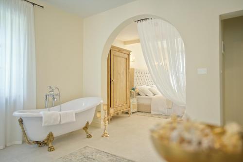 Deluxe Double Room with Castle View photo 1