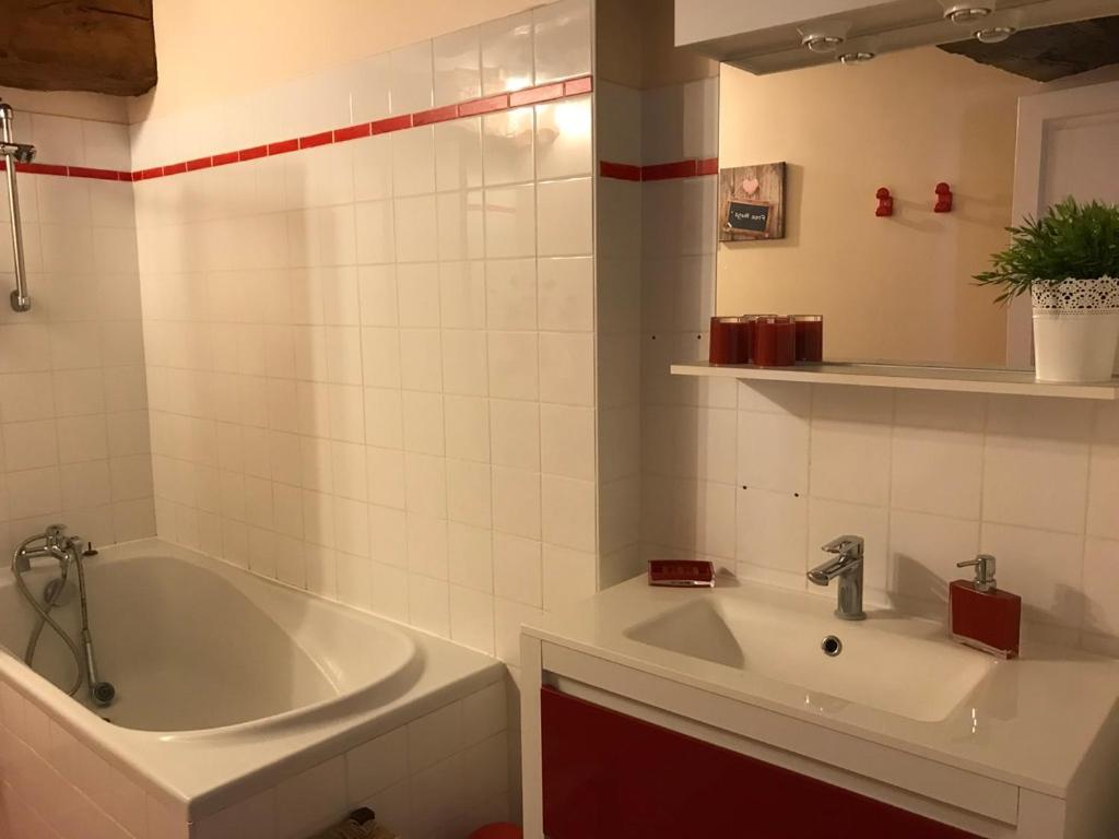 Double Room with Private Bathroom - Photo 1