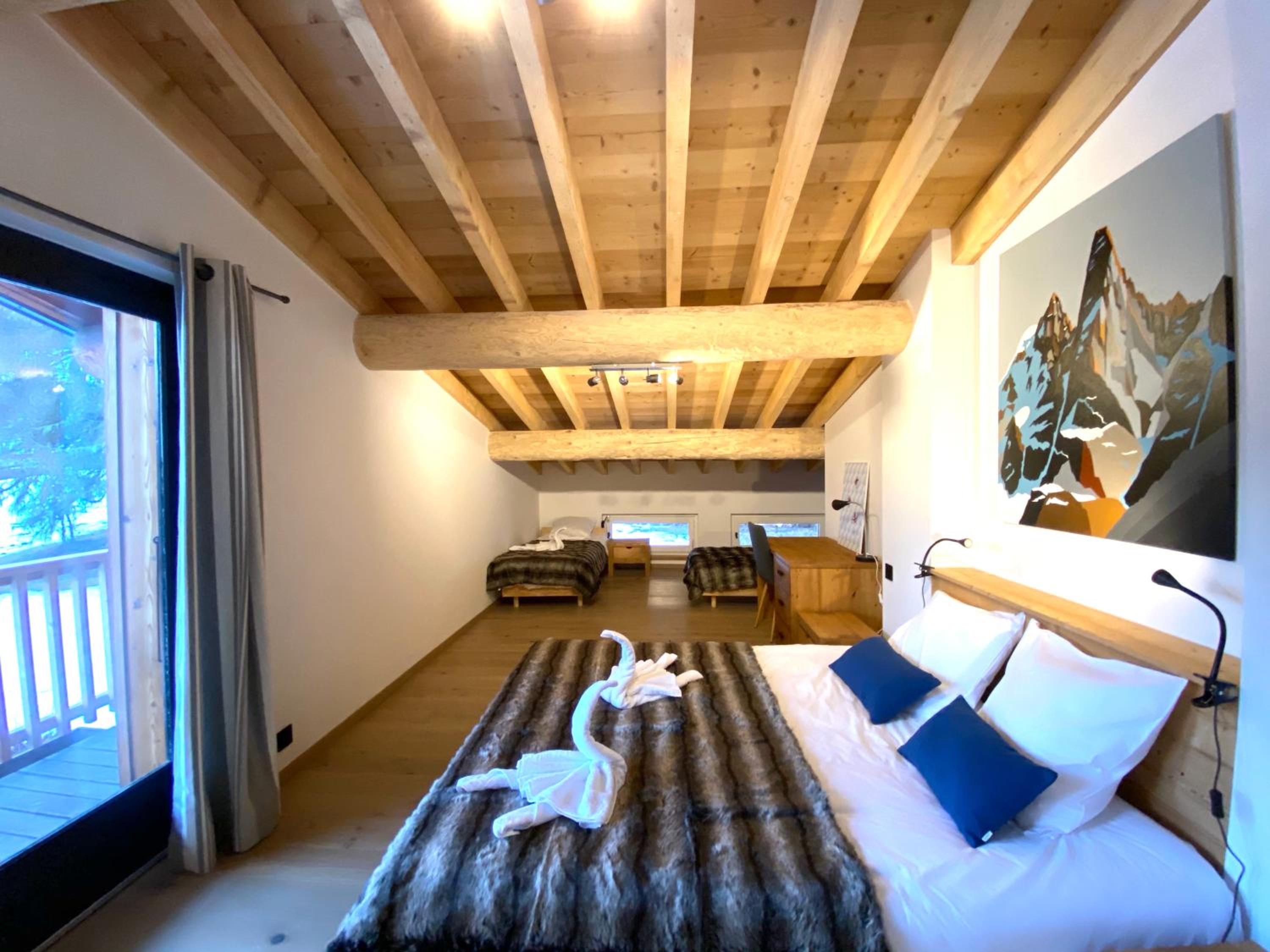 Quadruple Room with Mountain View photo 3