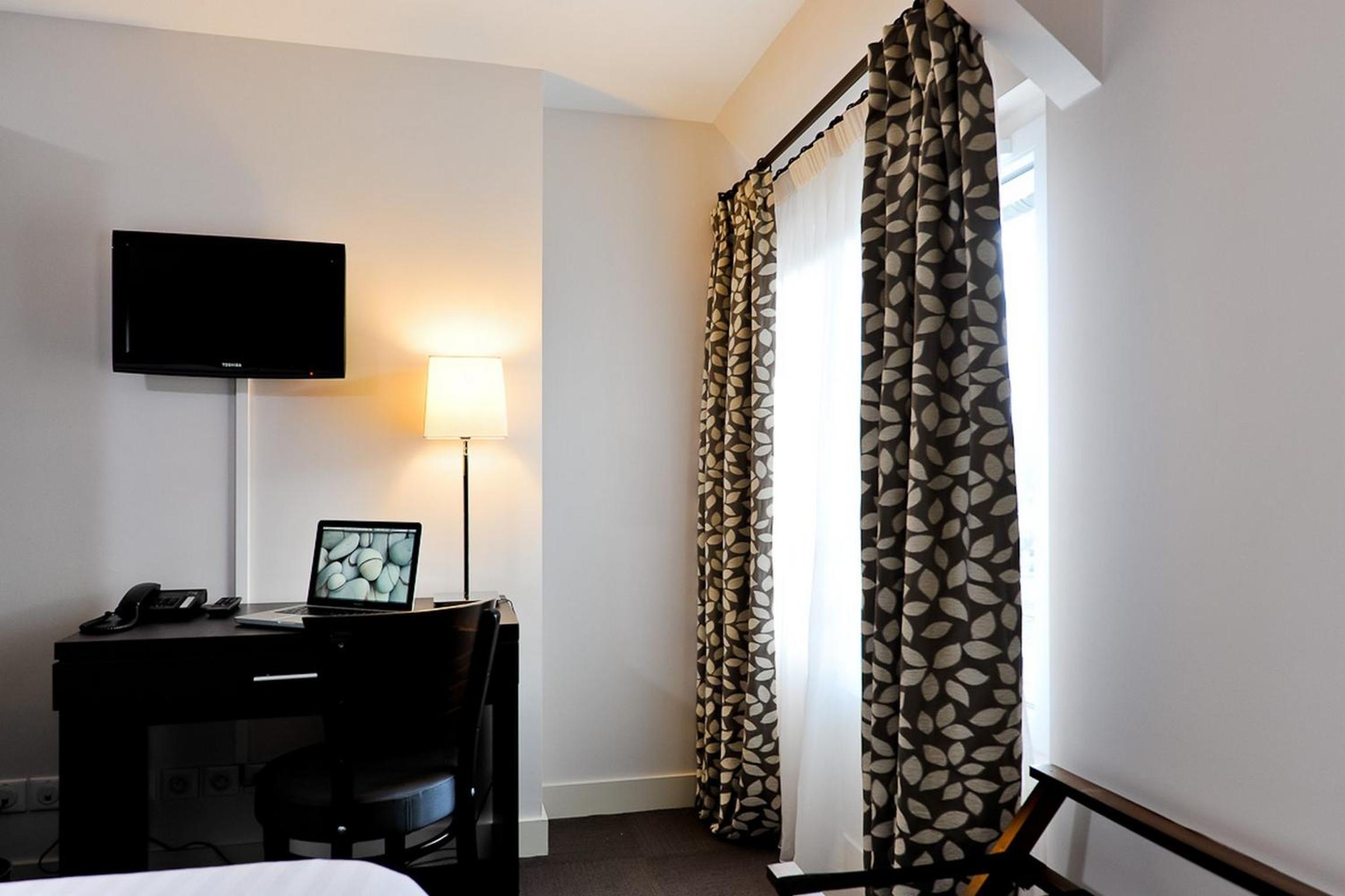 Double or Twin Room - Photo 3