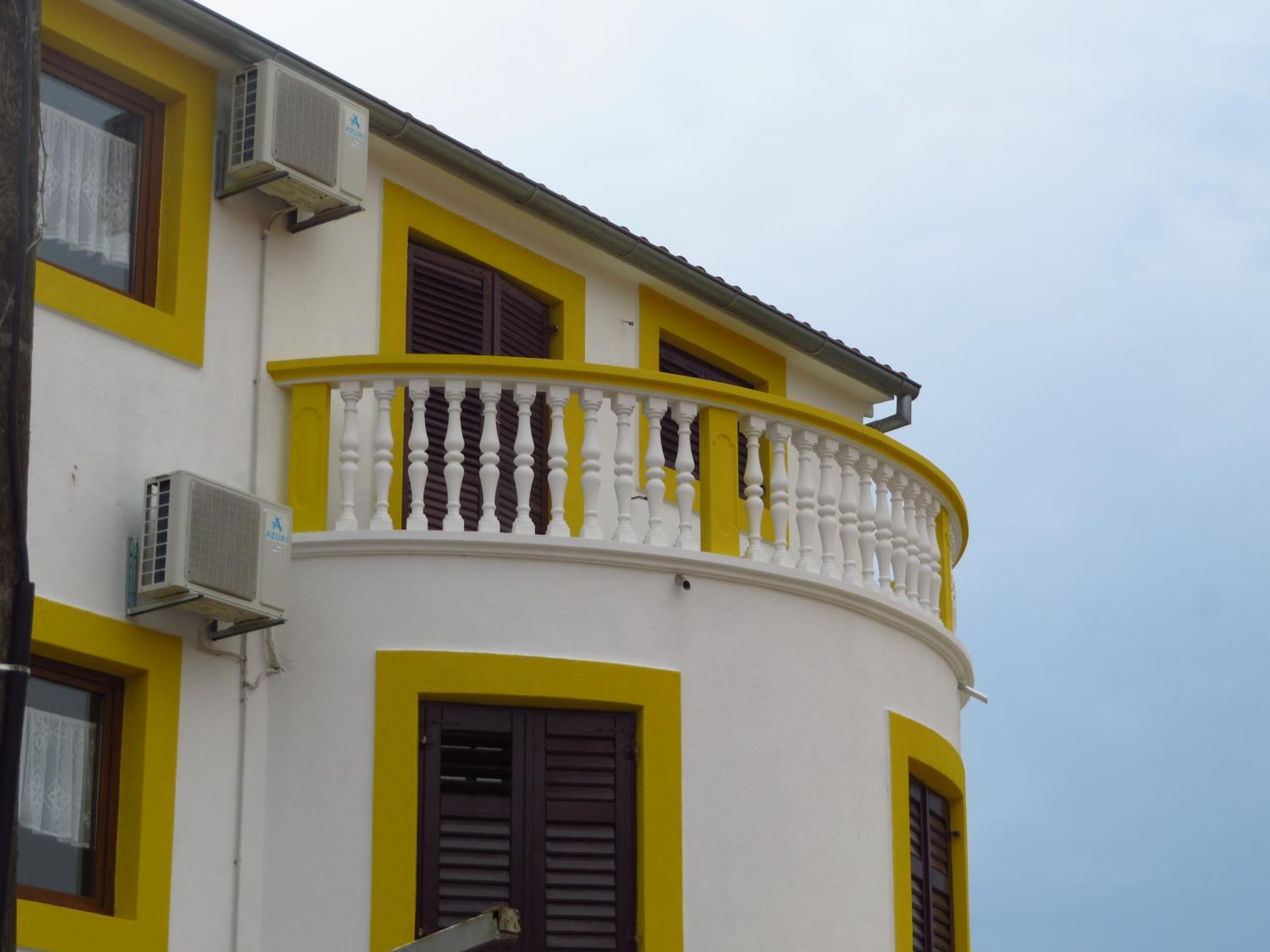 Apartment with Balcony photo 3