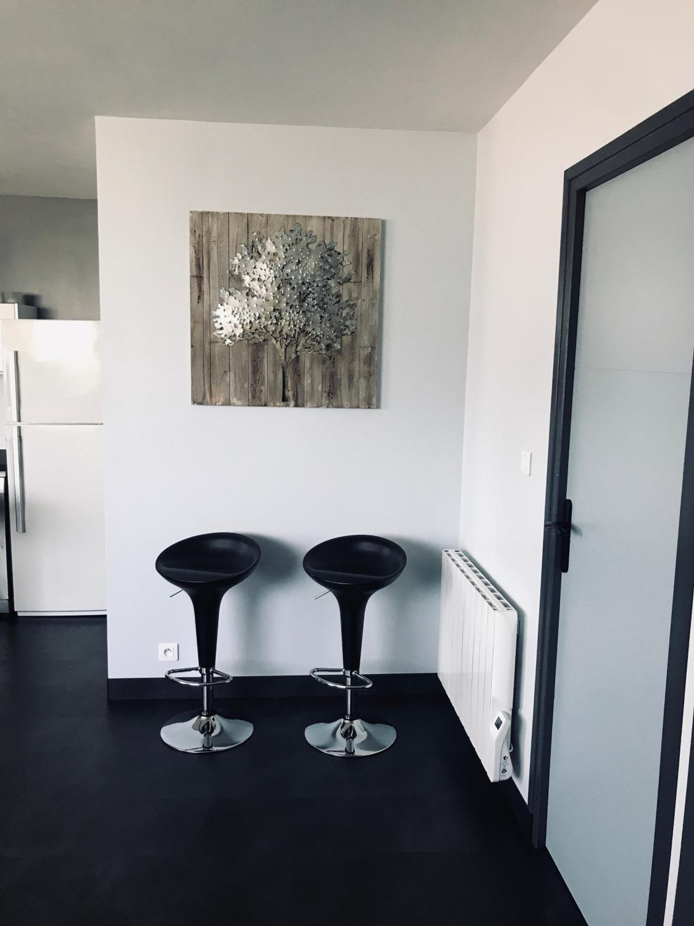 Two-Bedroom Apartment - Photo 4
