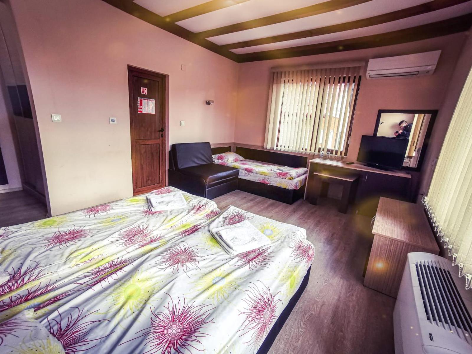 Triple Room - Photo 2