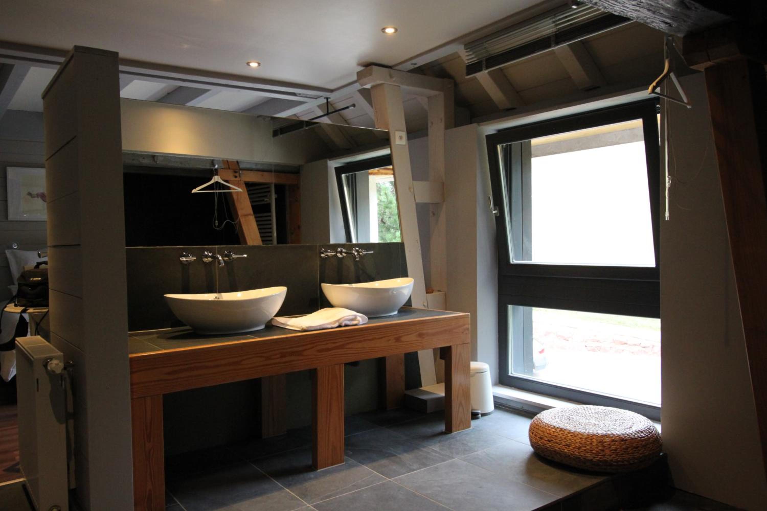 Deluxe Double Room with Bath - POMMIER photo 2