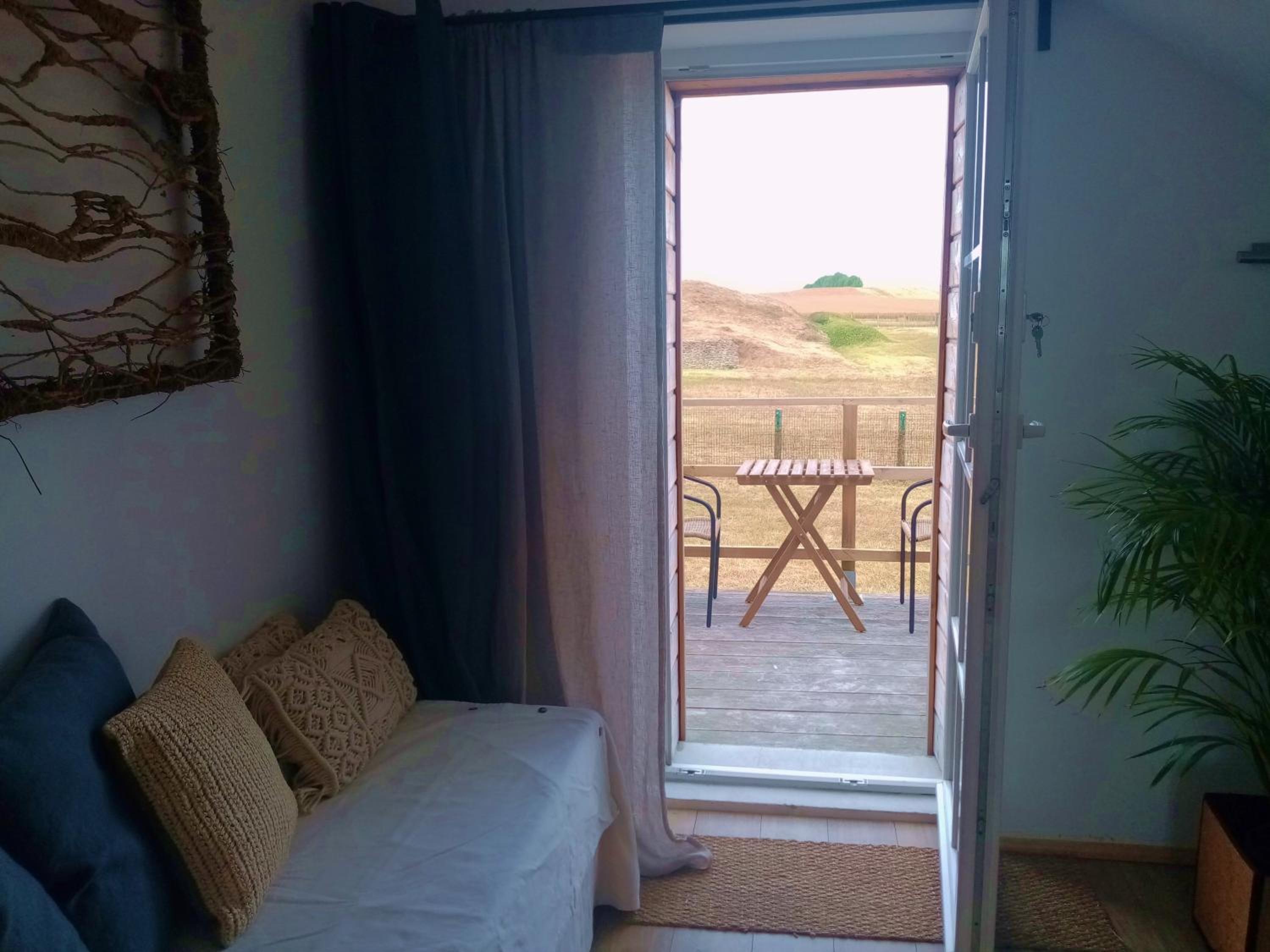 Double Room with Balcony - Photo 9