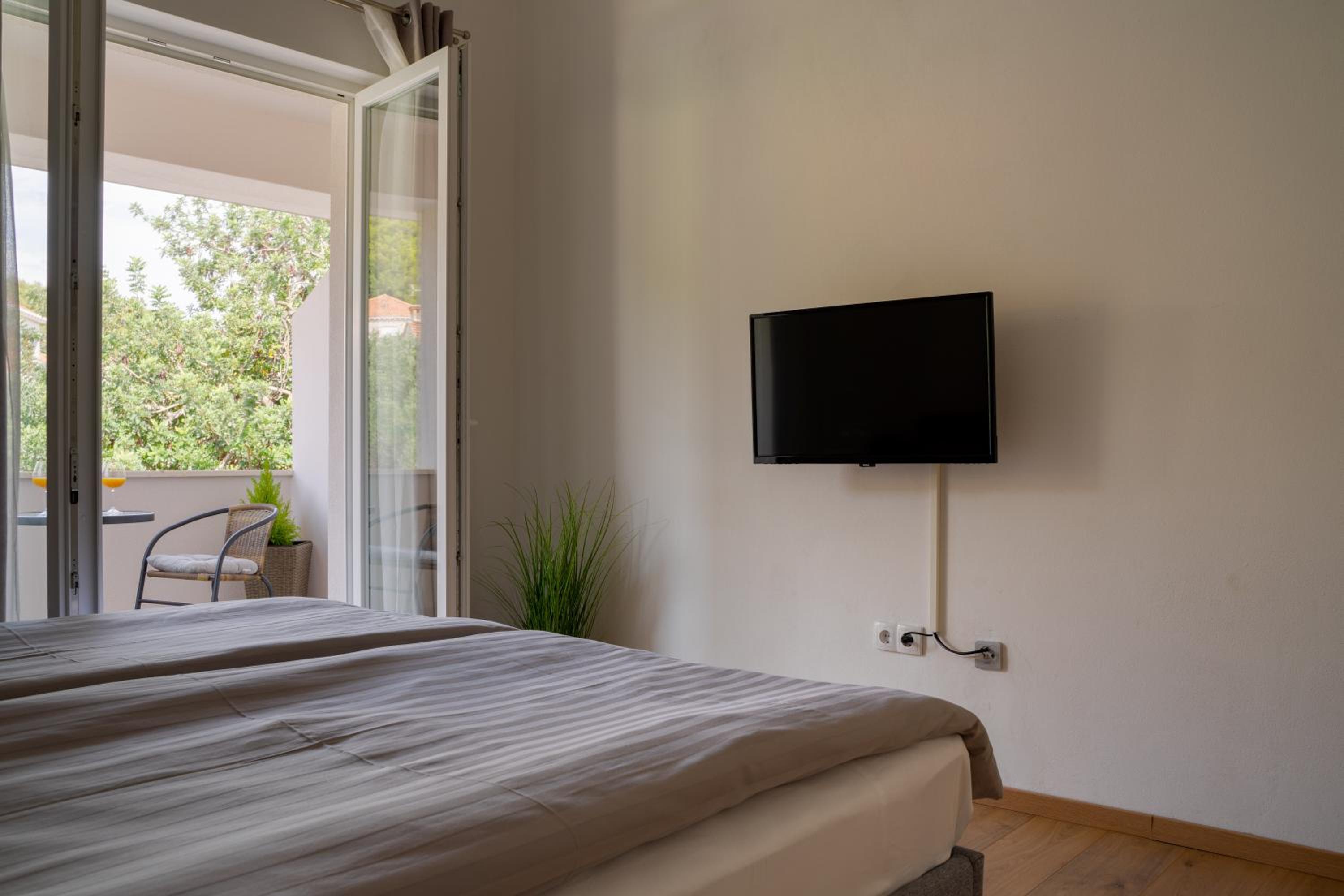 King Room with Balcony photo 3