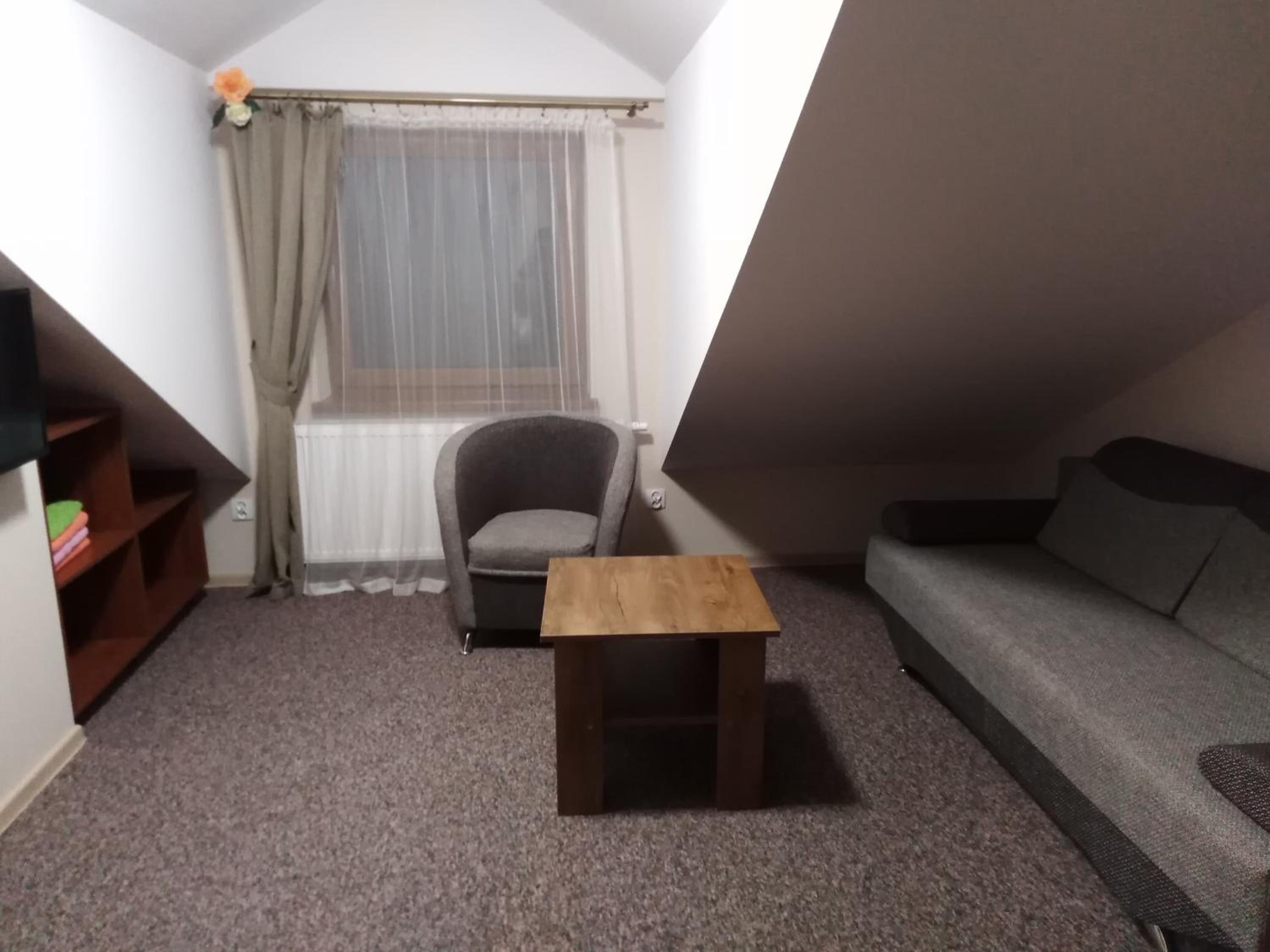 Deluxe Family Suite - Photo 2