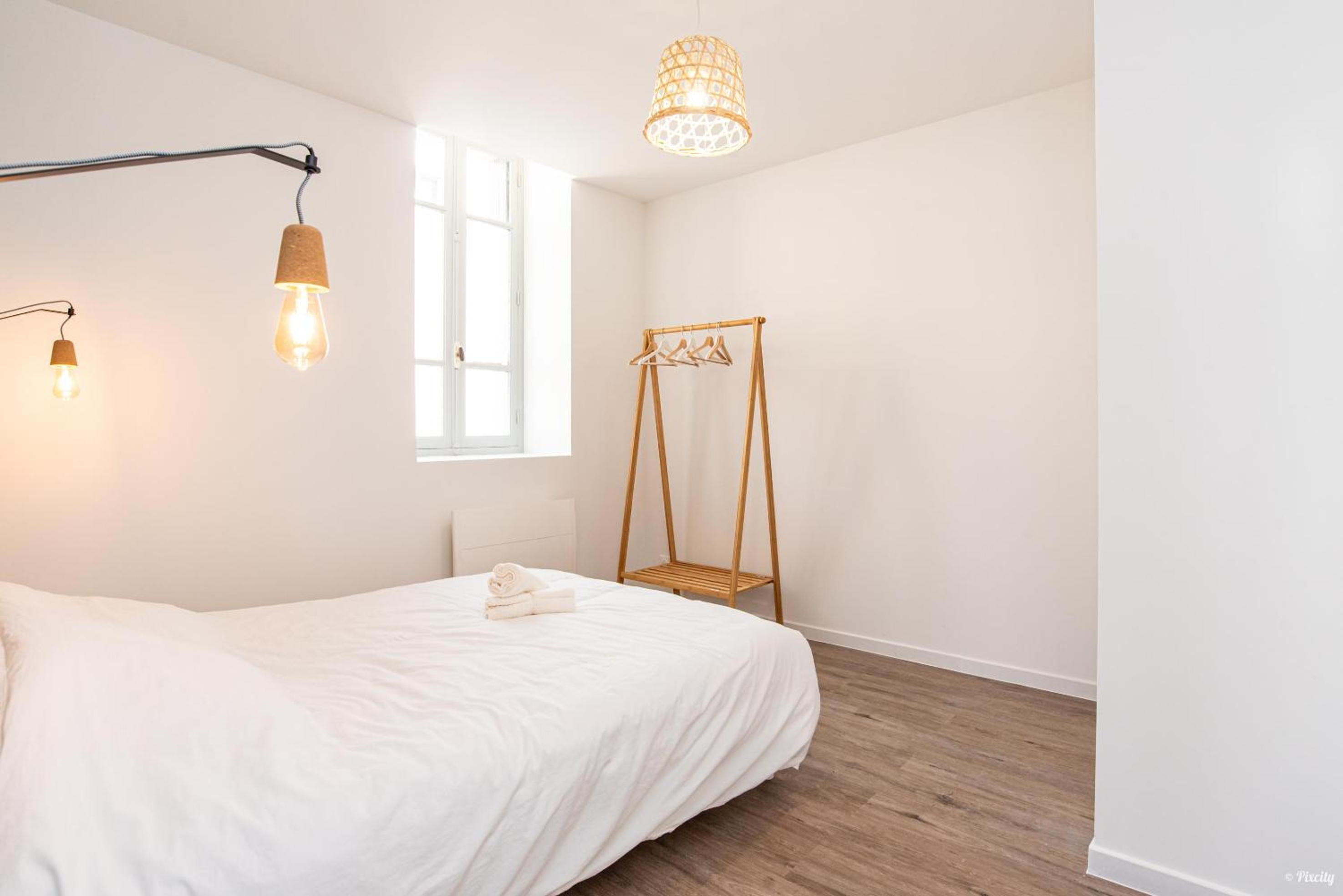 One-Bedroom Apartment - Photo 6