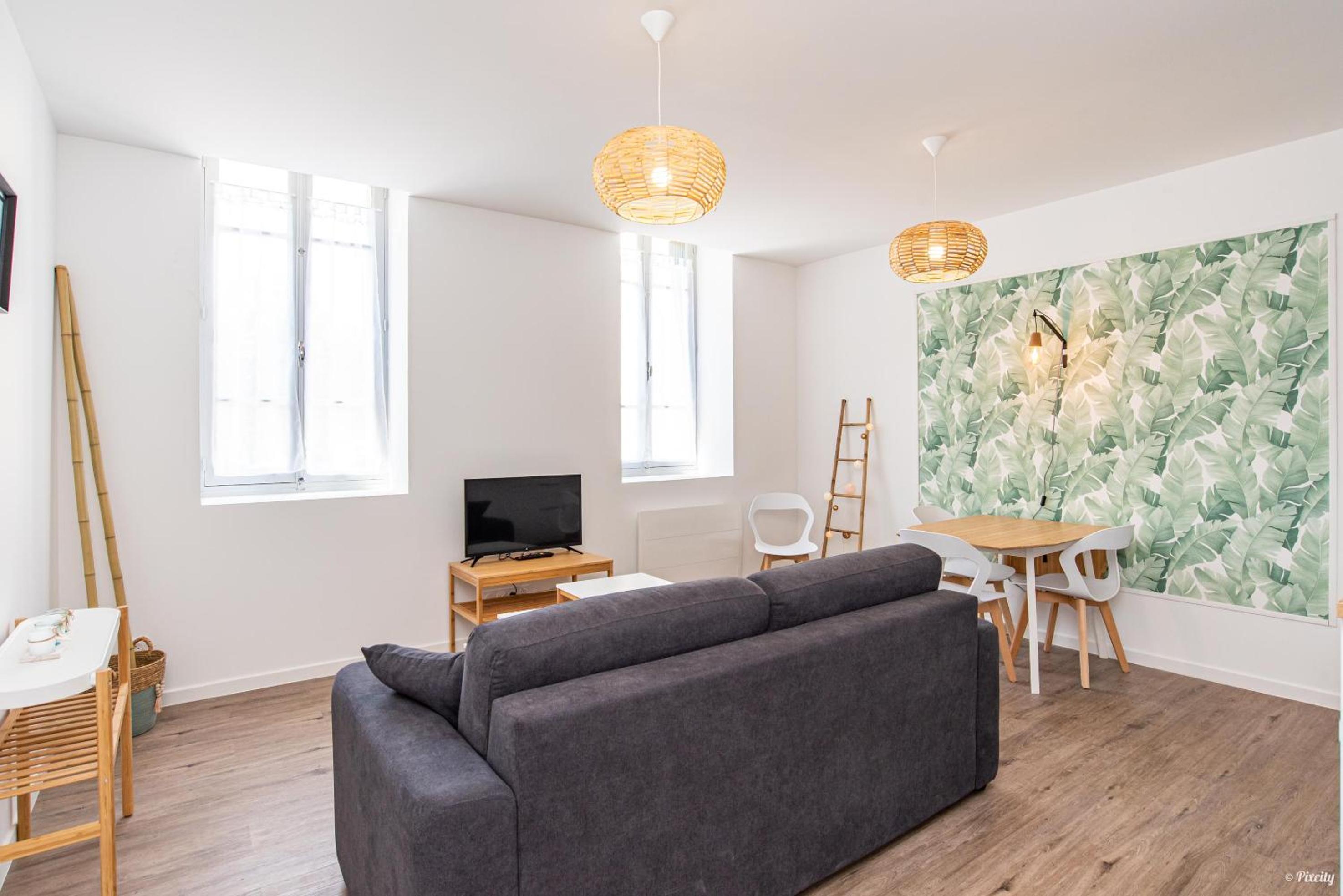 One-Bedroom Apartment - Photo 1
