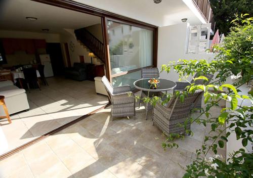 Three-Bedroom Villa photo 2
