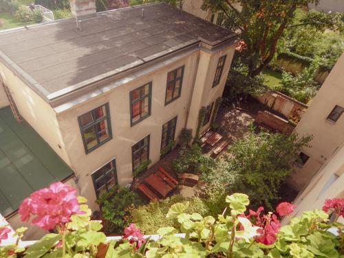 Single Room with Shared Shower and Toilet