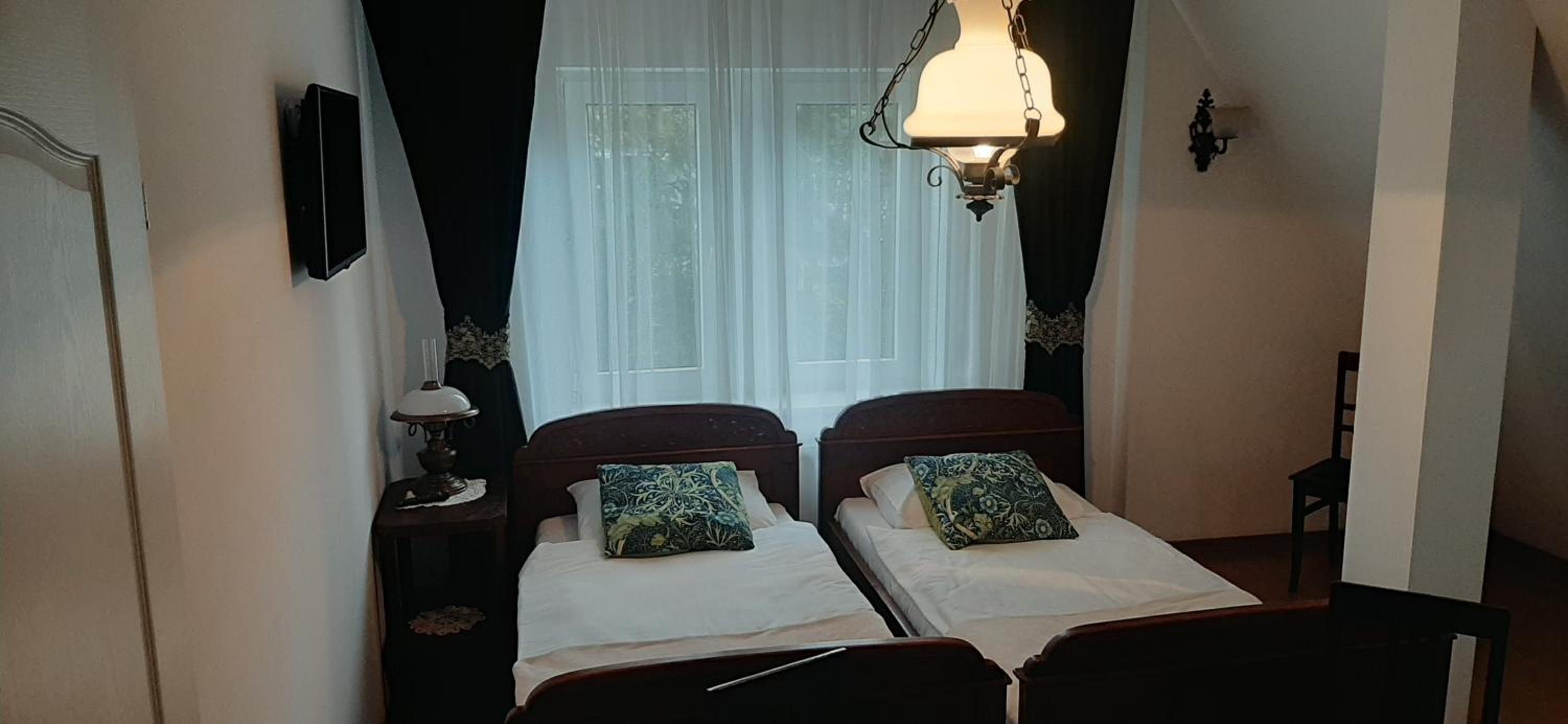 Deluxe Room - Photo 6