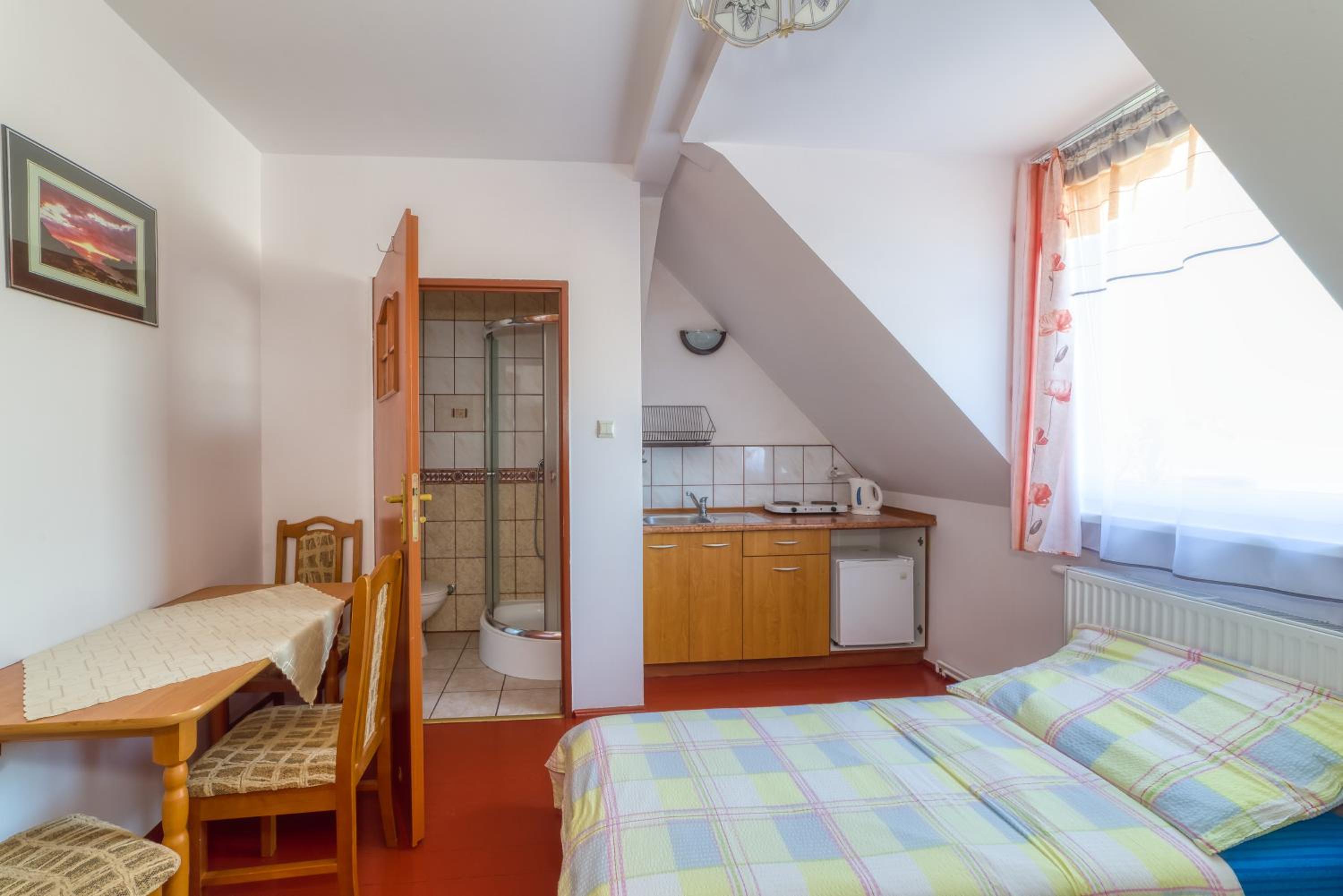 Twin Room with Bathroom photo 2