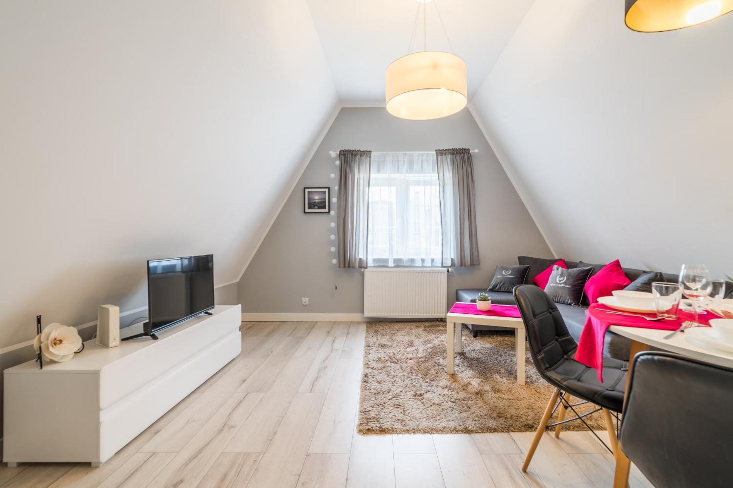 One-Bedroom Apartment - Photo 12