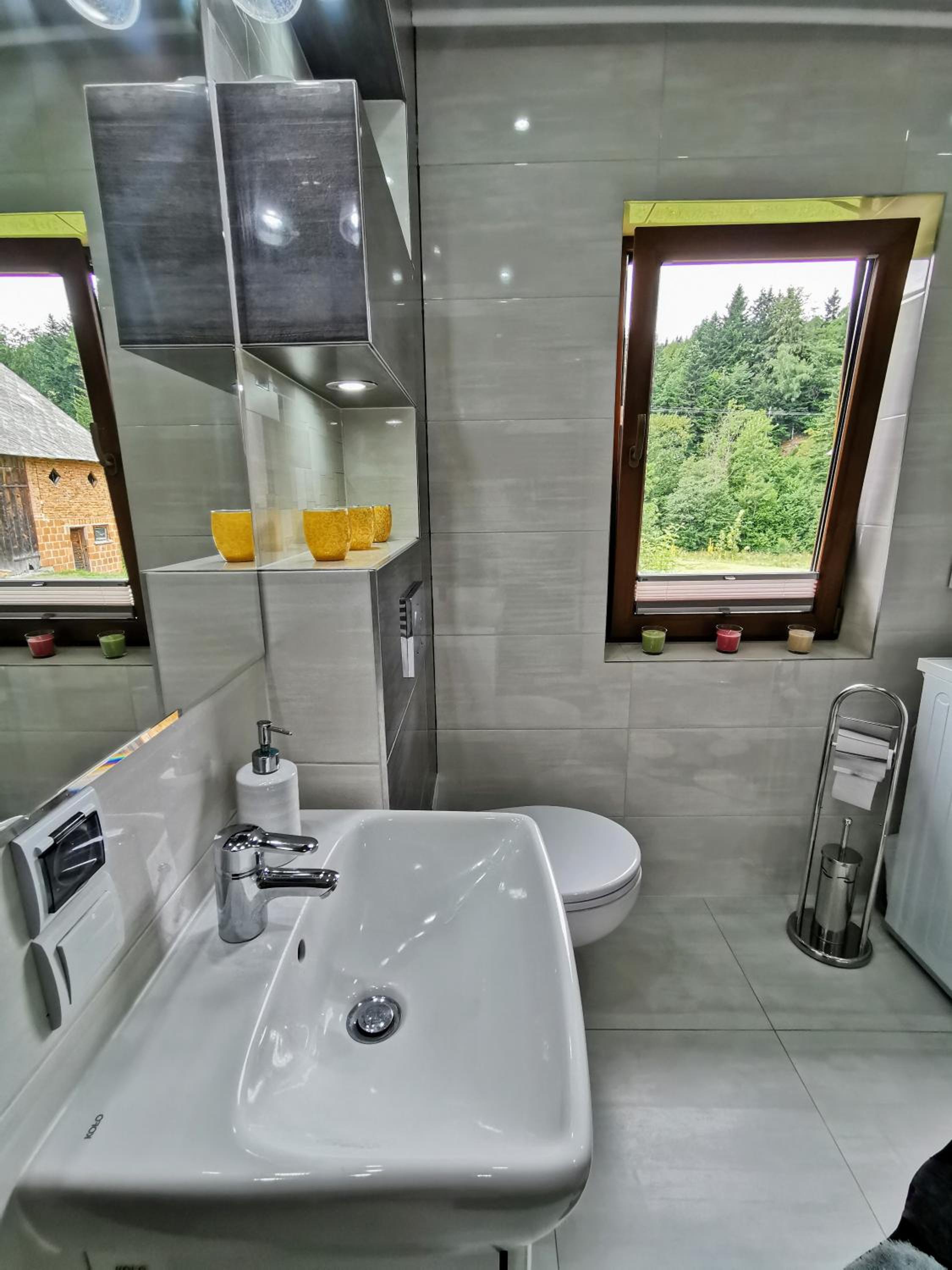 One-Bedroom House - Photo 19