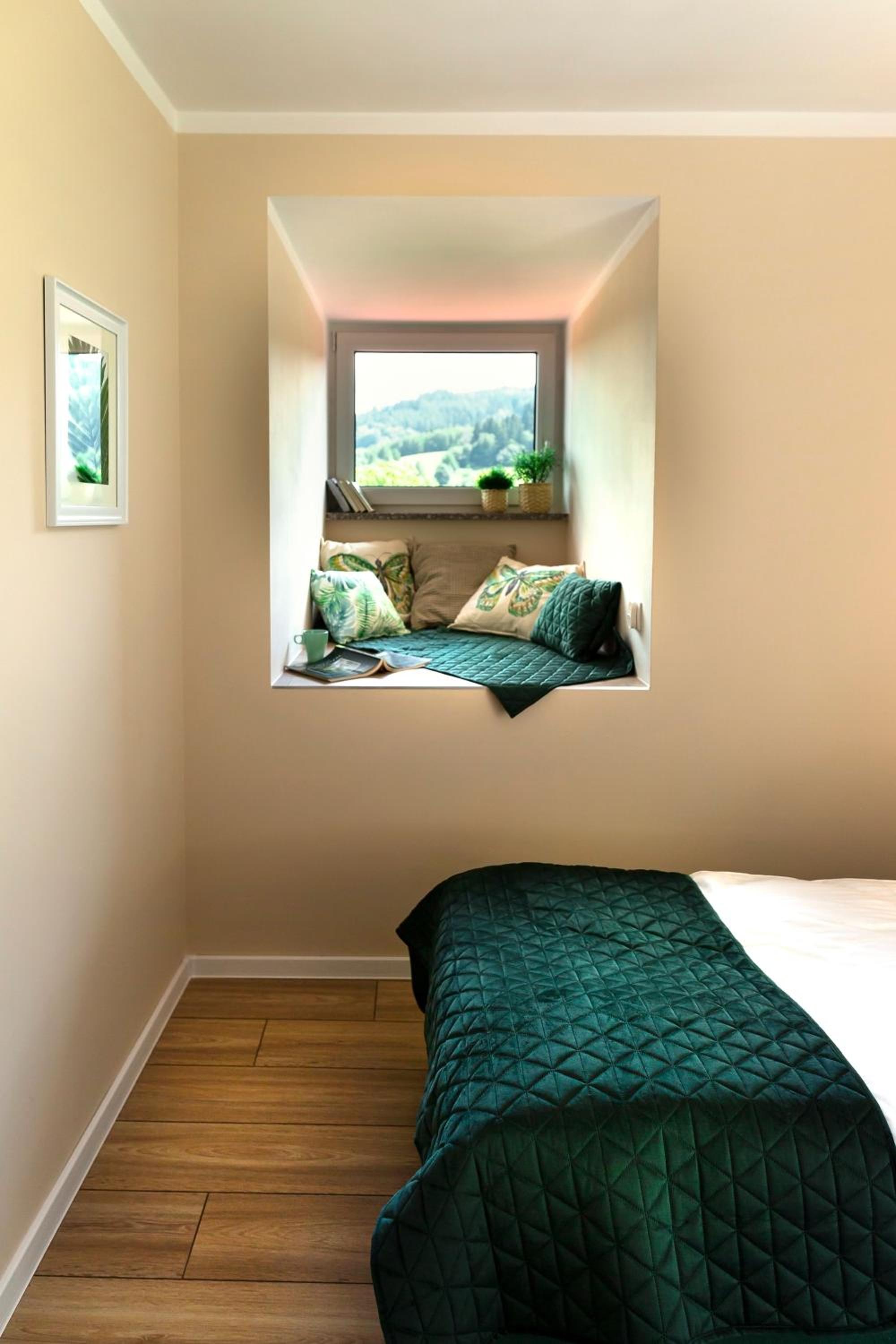 One-Bedroom Apartment - Photo 3