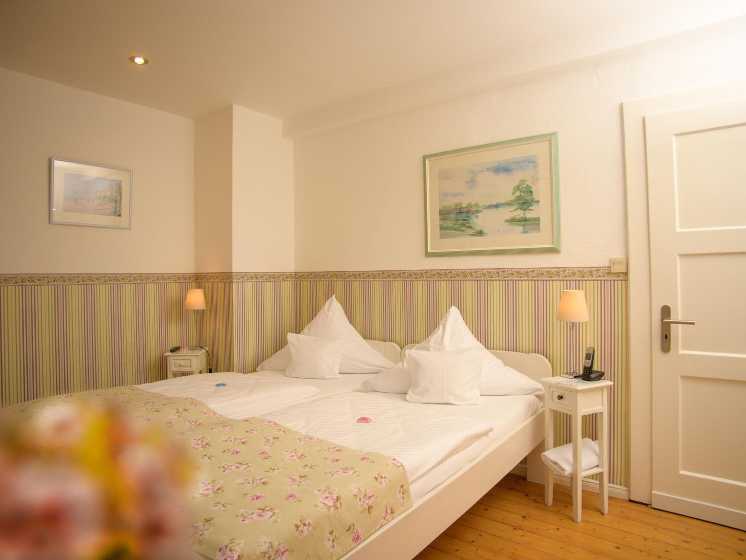 Double Room with Private Bathroom photo 3