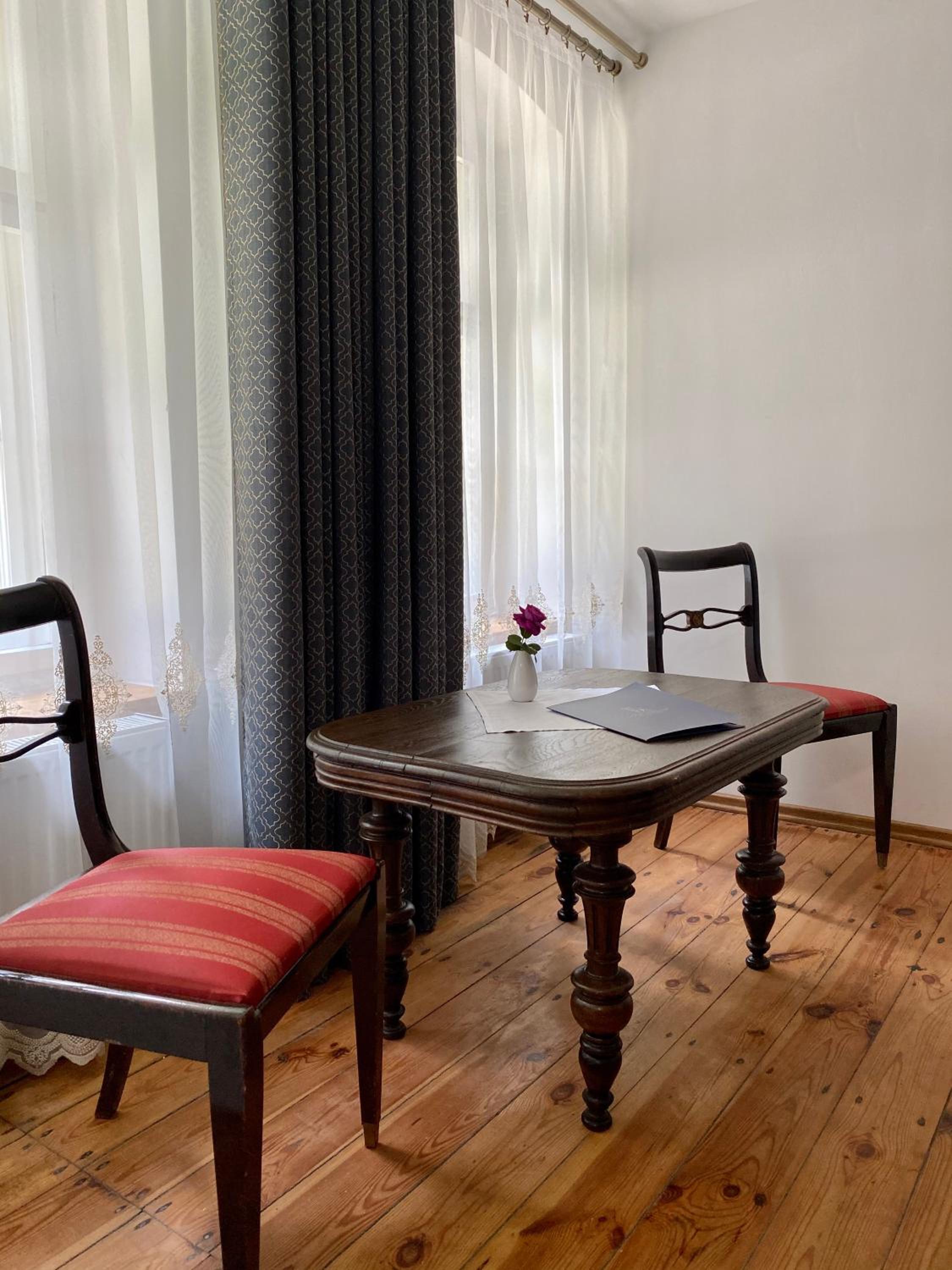 Apartment photo 2