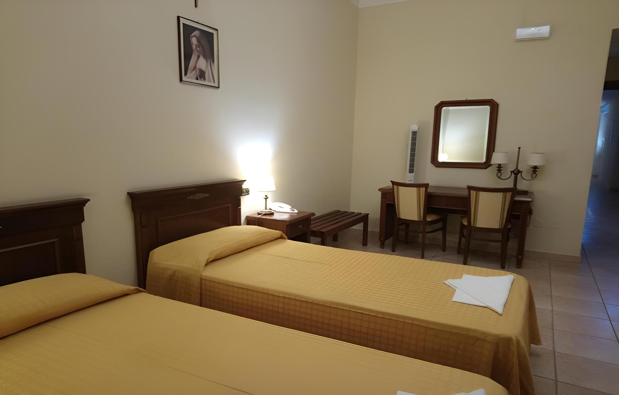 Twin Room with Private Bathroom