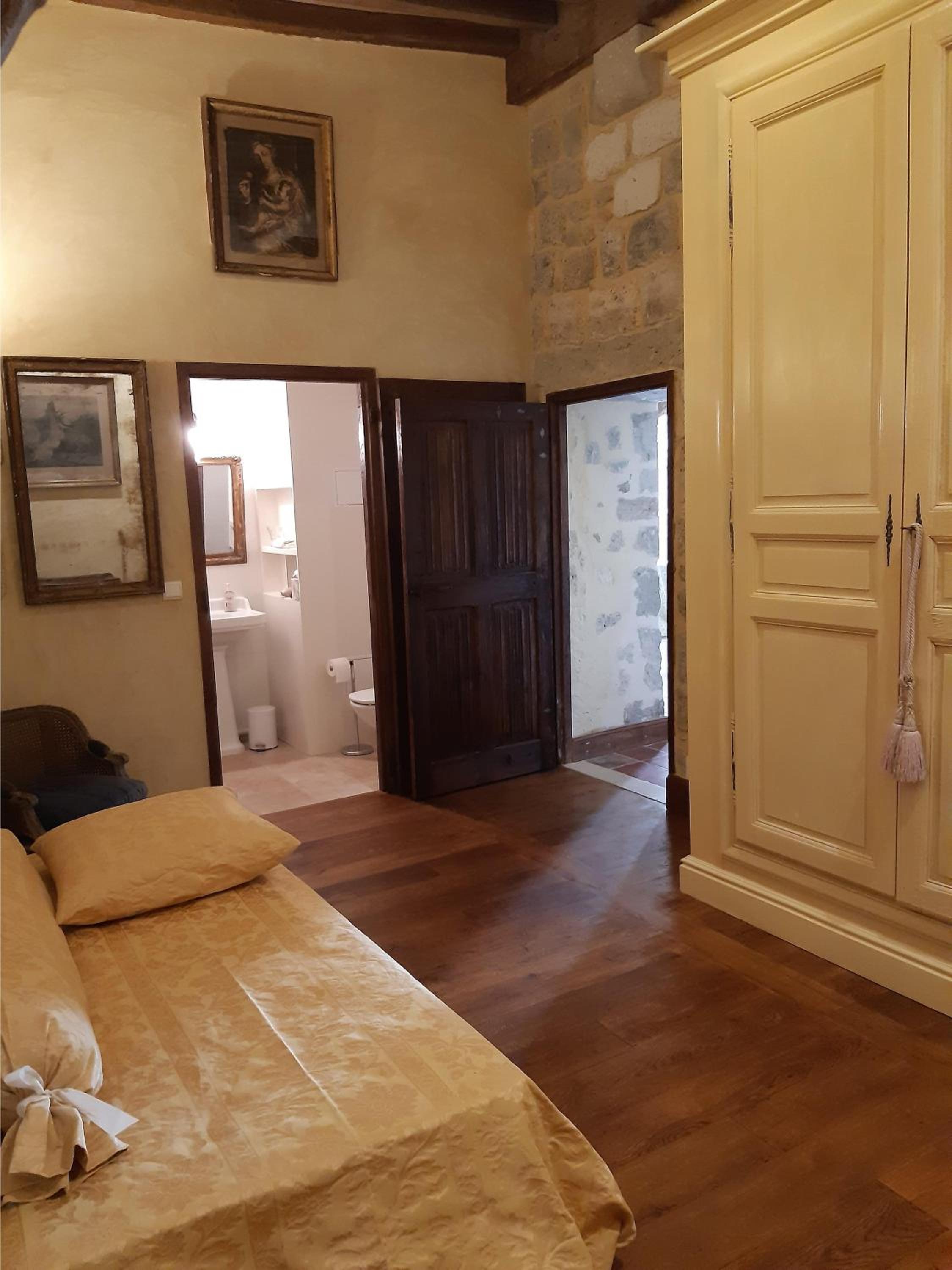 Suite with Garden View photo 2