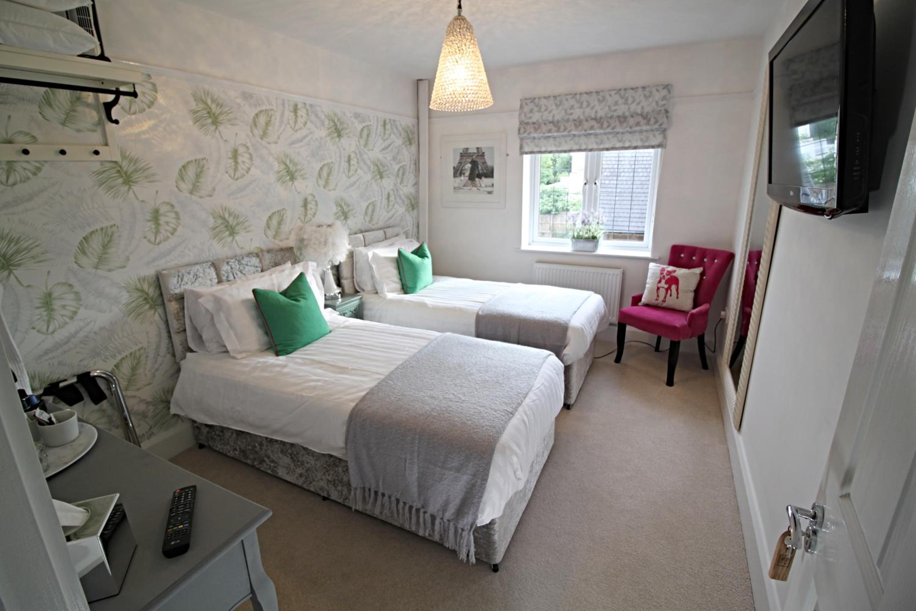 Twin Room with Private Bathroom