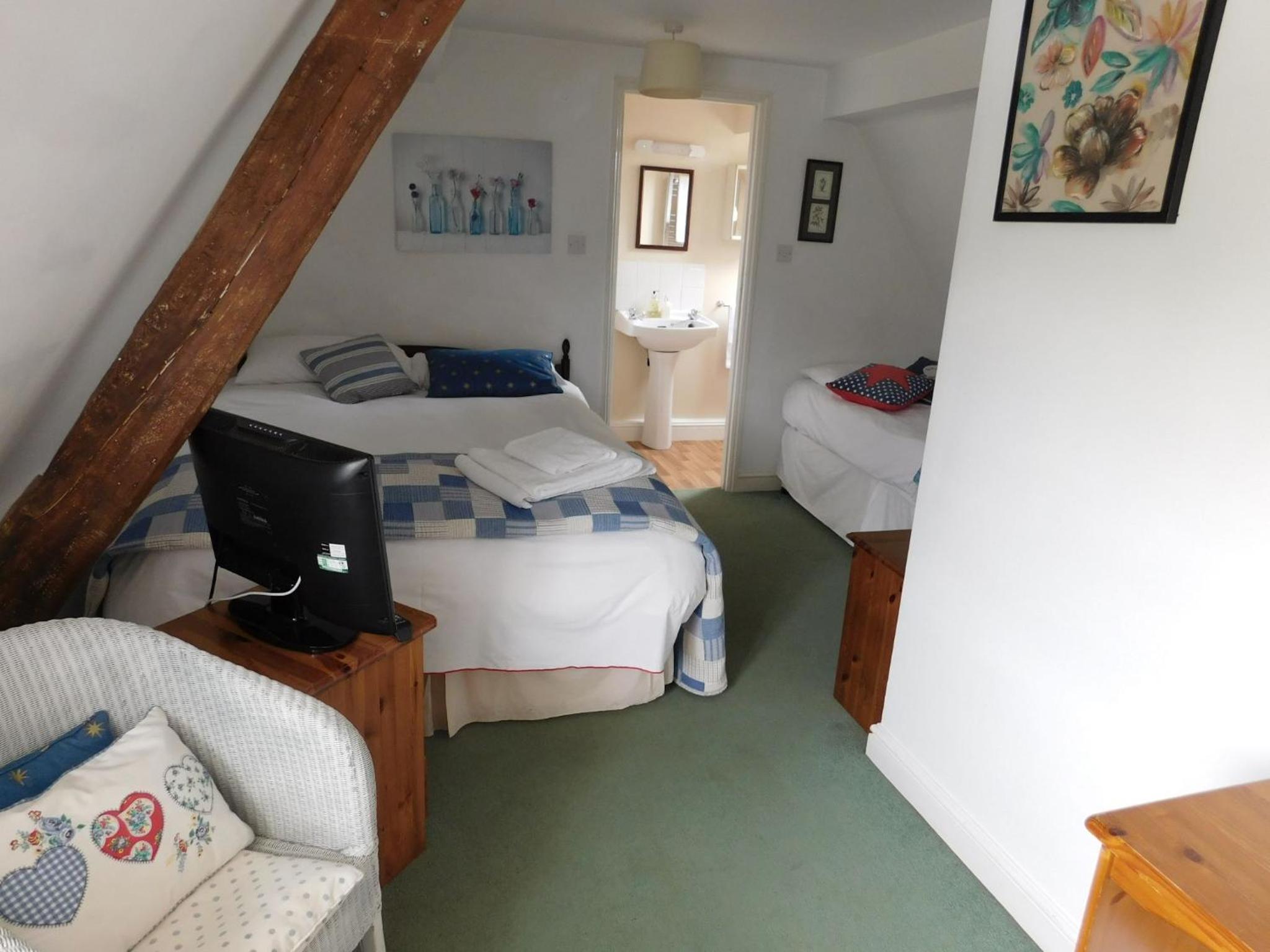 Deluxe Triple Room photo 2