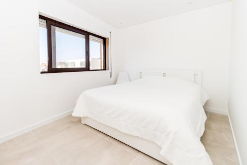 Three-Bedroom Apartment photo 2