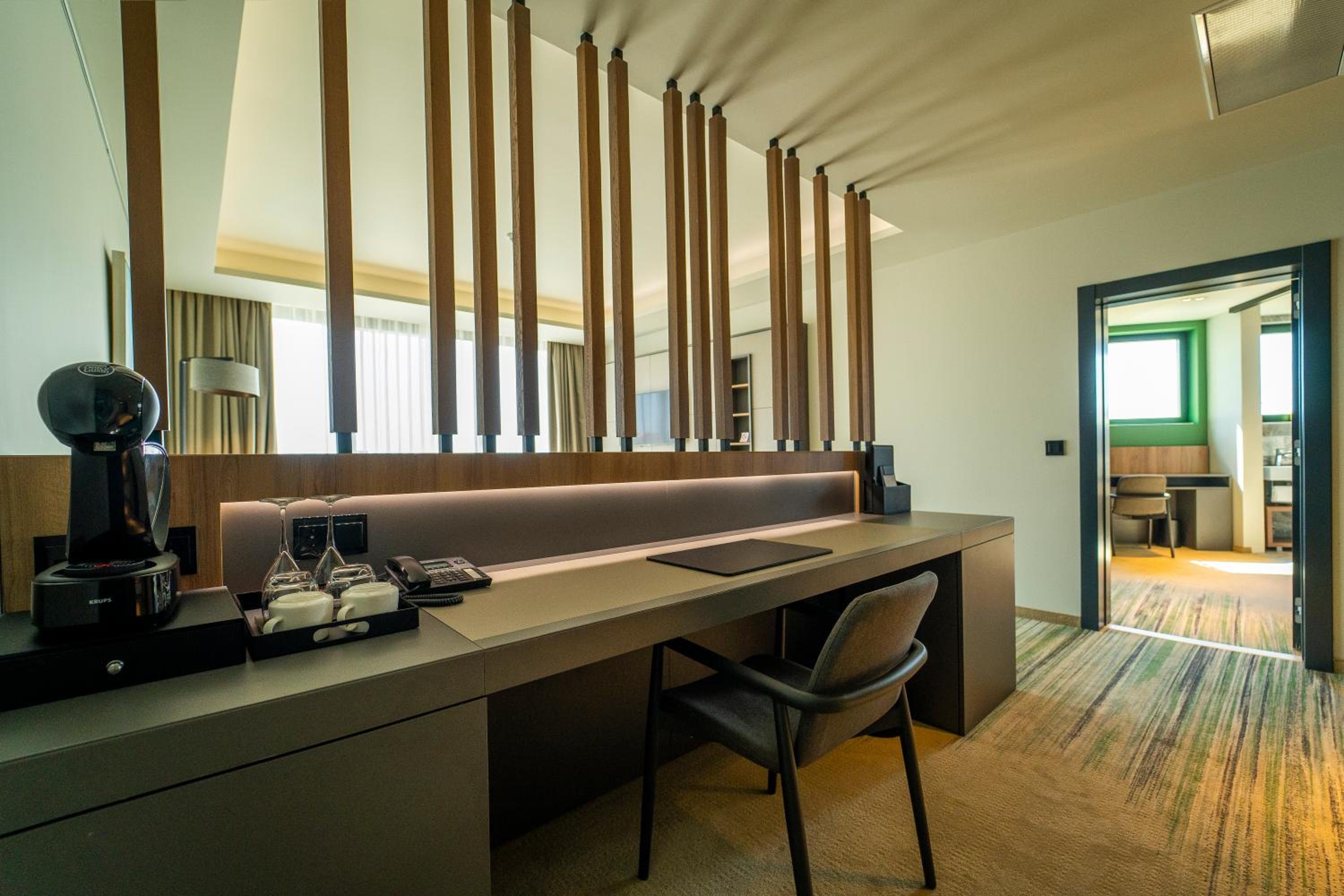 Suite with Sea View - Photo 4