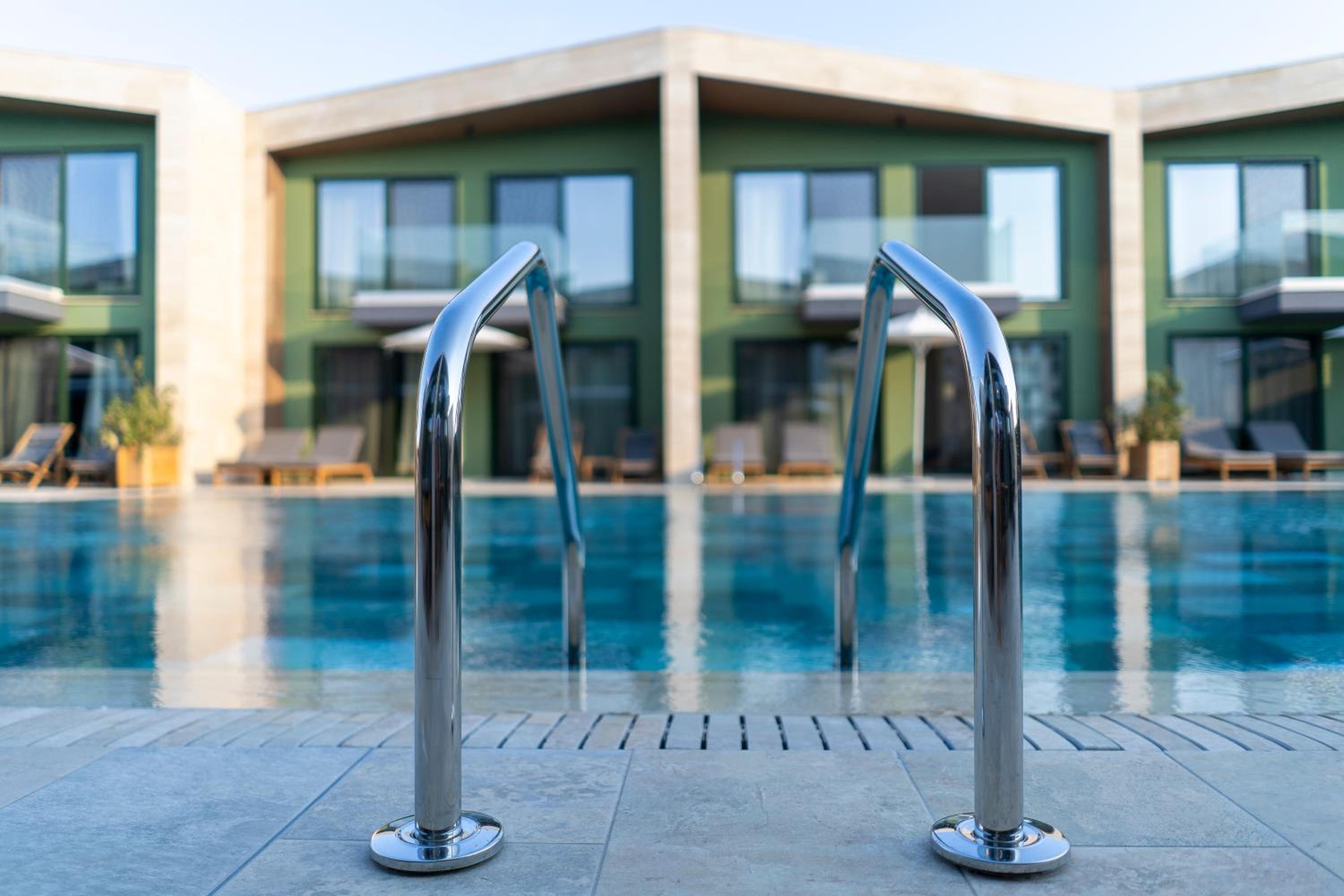 Villa with Private Pool - Photo 2