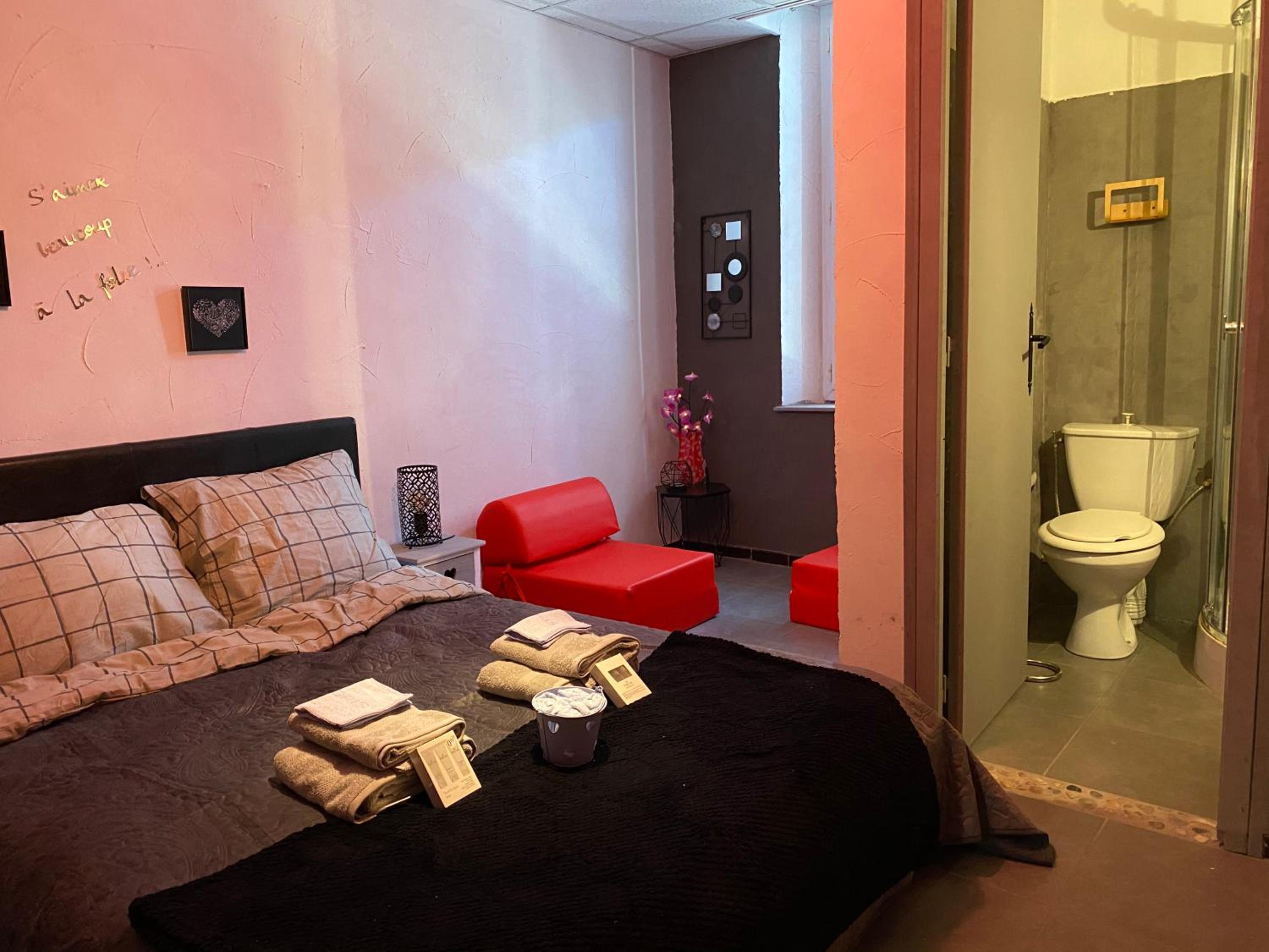 Double Room - Photo 3