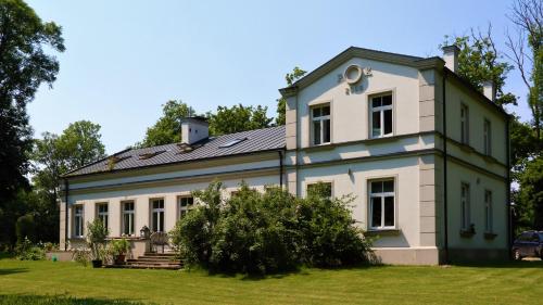 Villa - Photo 1