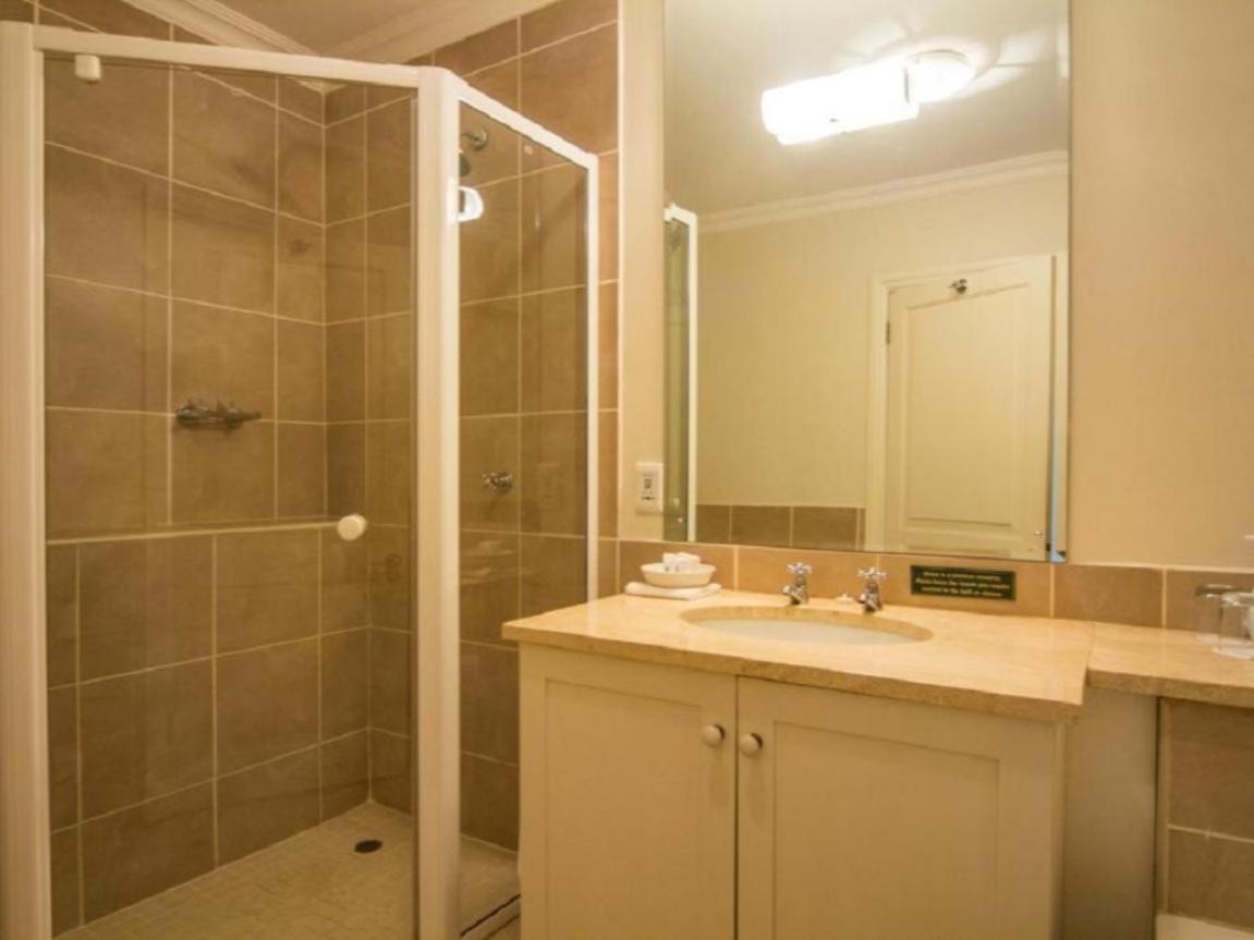 Basic Queen Room