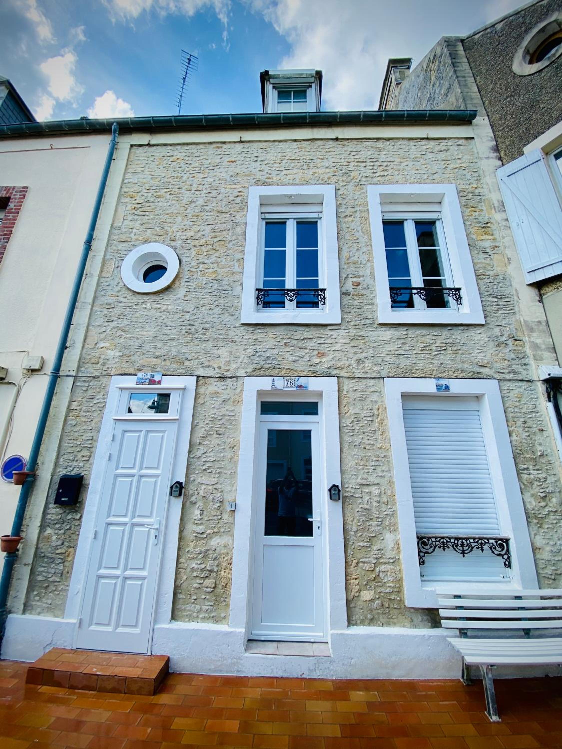 Apartment - Ground Floor - Photo 2