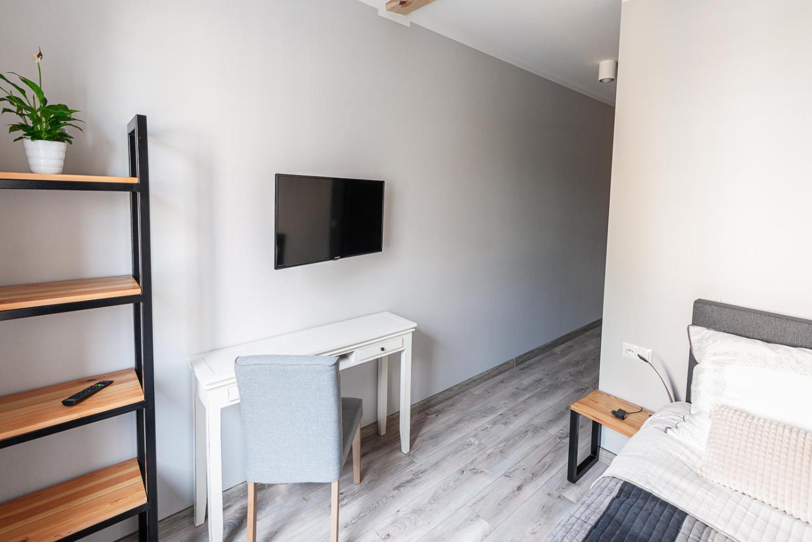 Single Room with Private Bathroom photo 3