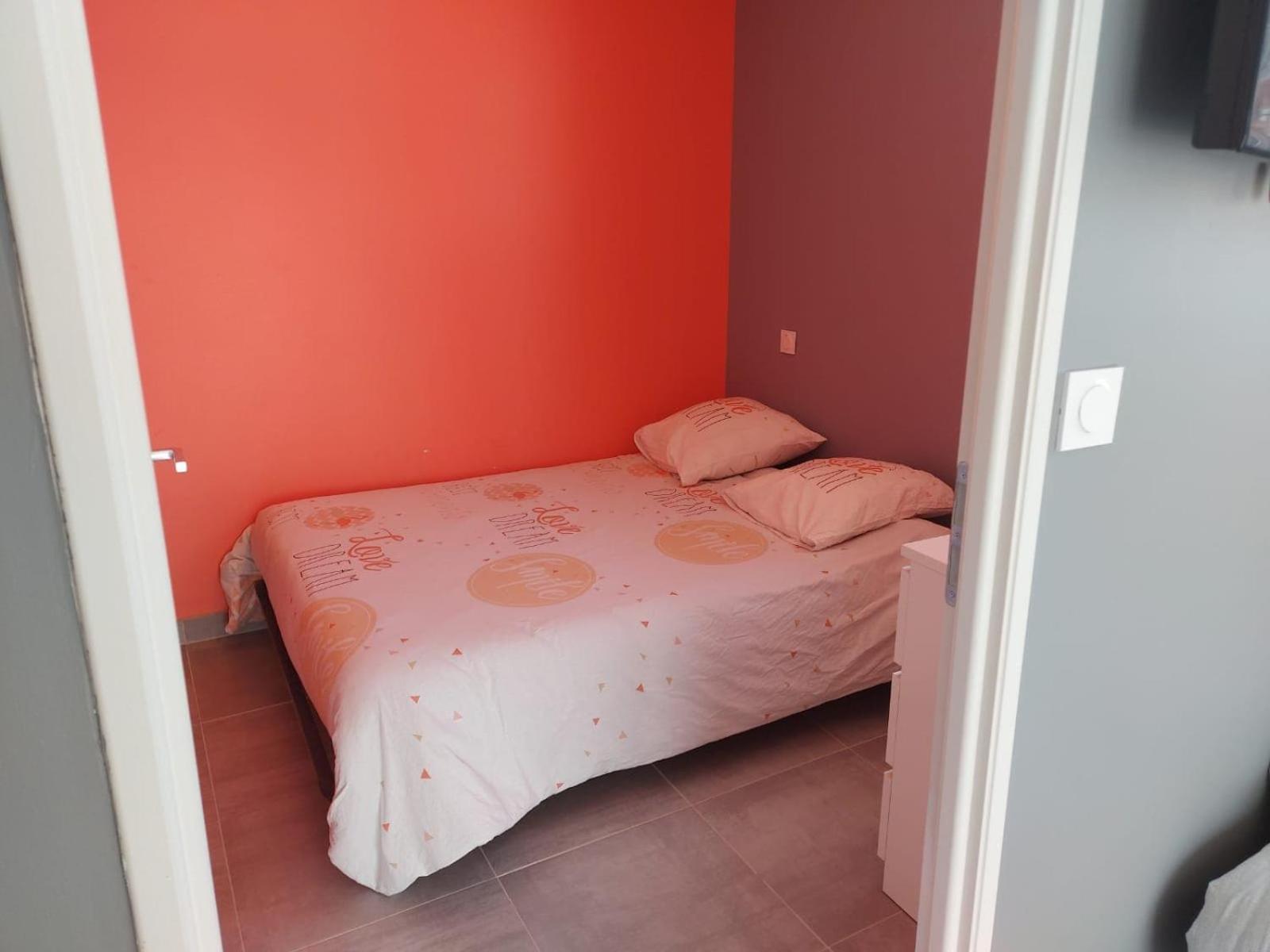 One-Bedroom House photo 3