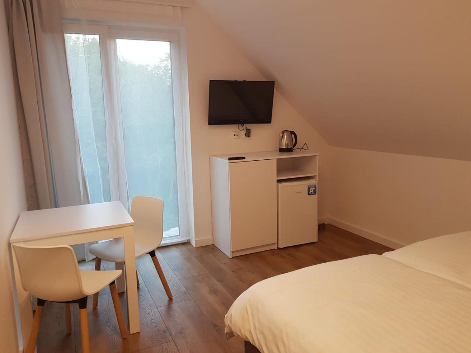 Deluxe Double or Twin Room with Balcony - Photo 4
