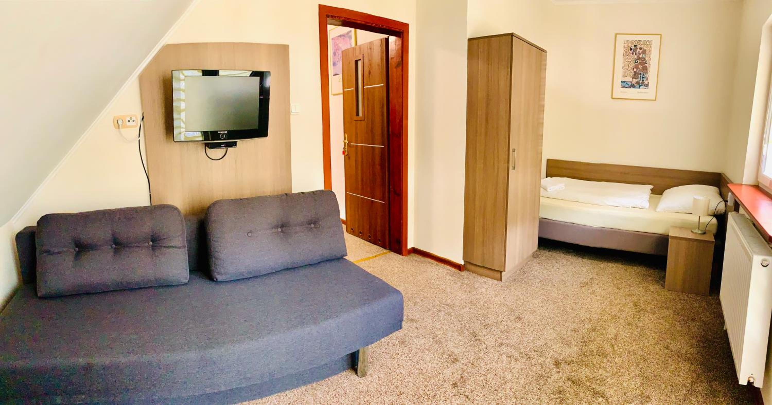 Triple Room with Balcony - Photo 3