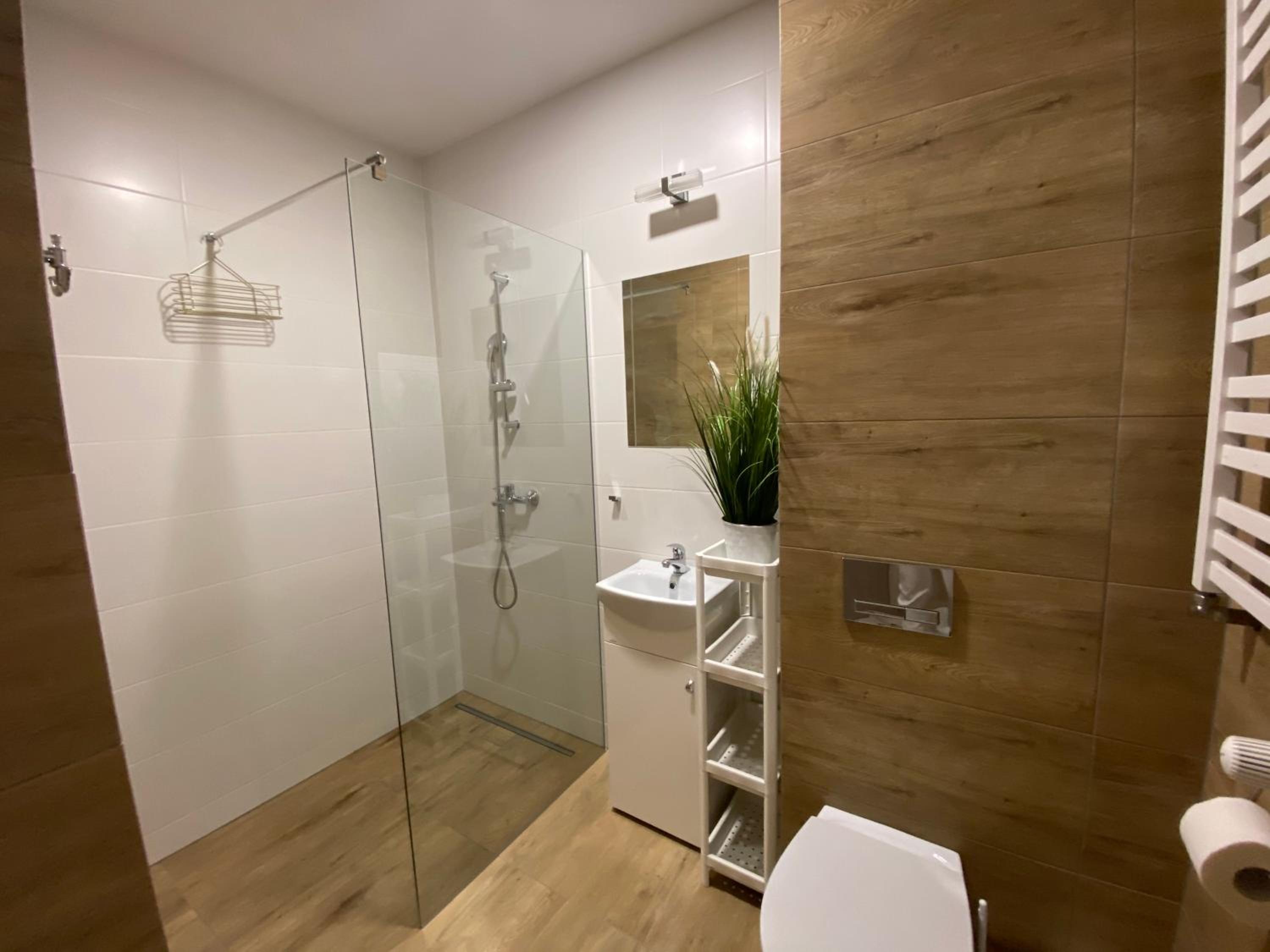Single Room with Bathroom photo 2