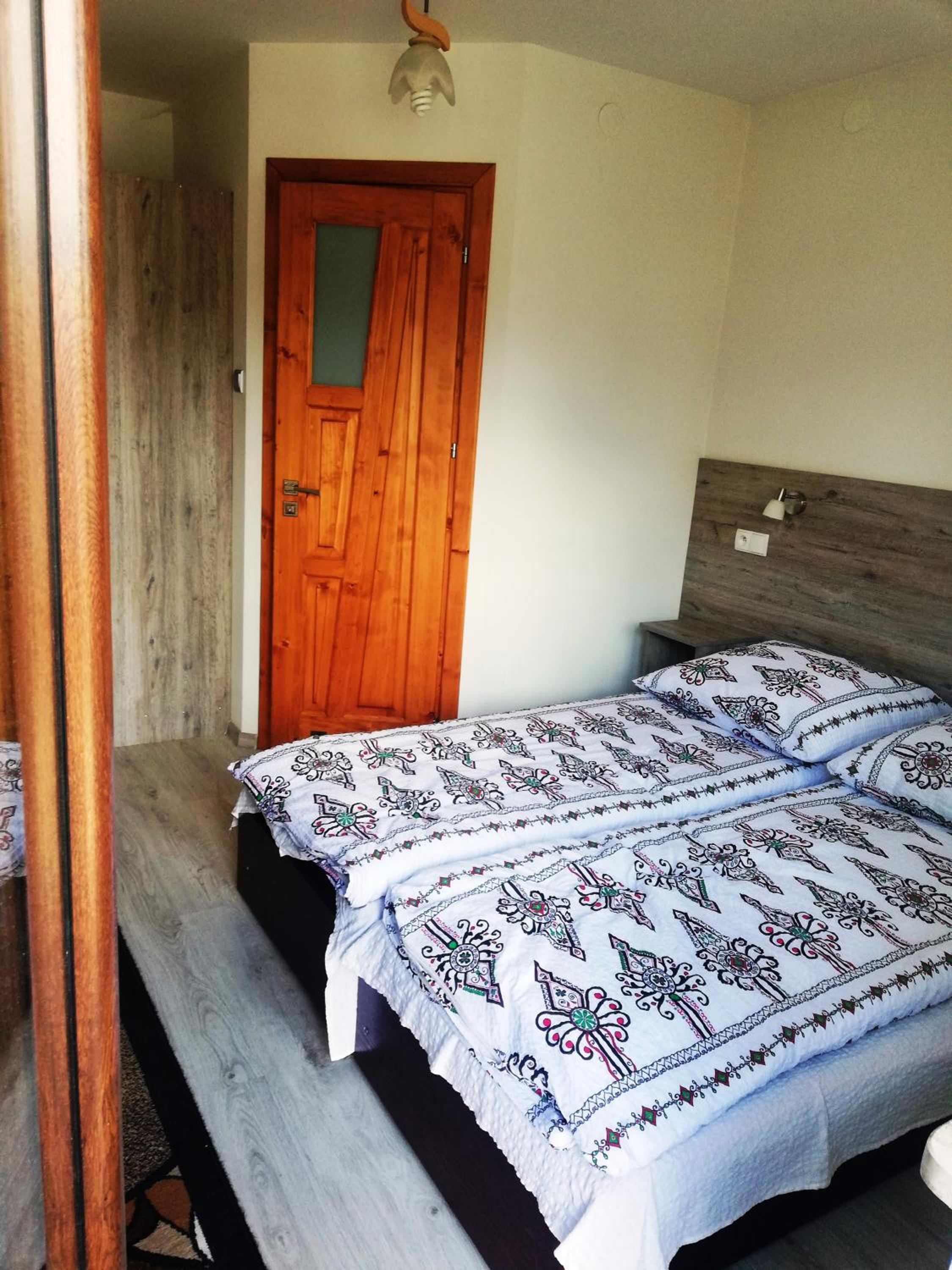 Double or Twin Room with Balcony - Photo 7