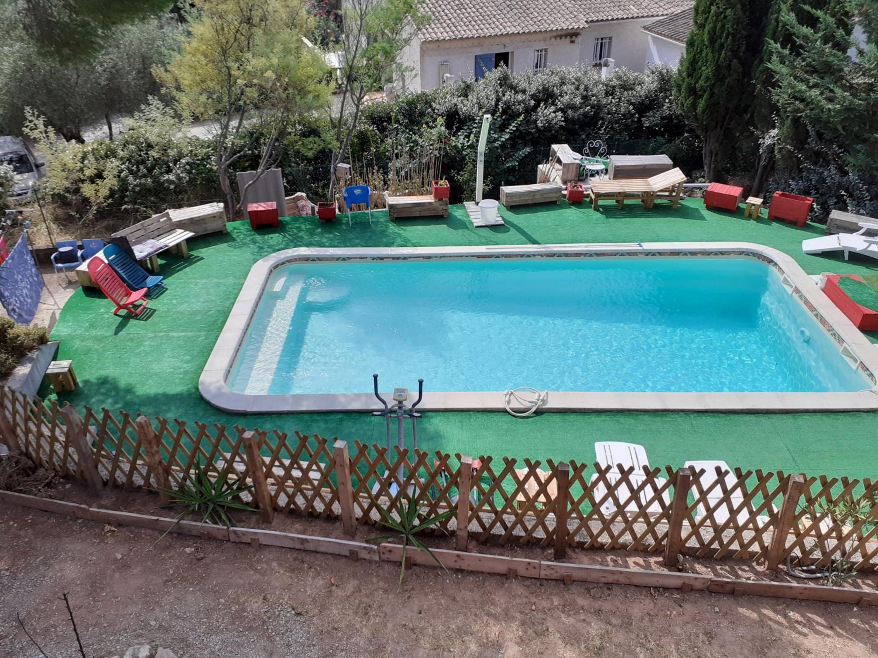 Deluxe Double Room (2 Adults + 1 Child) - Photo 1