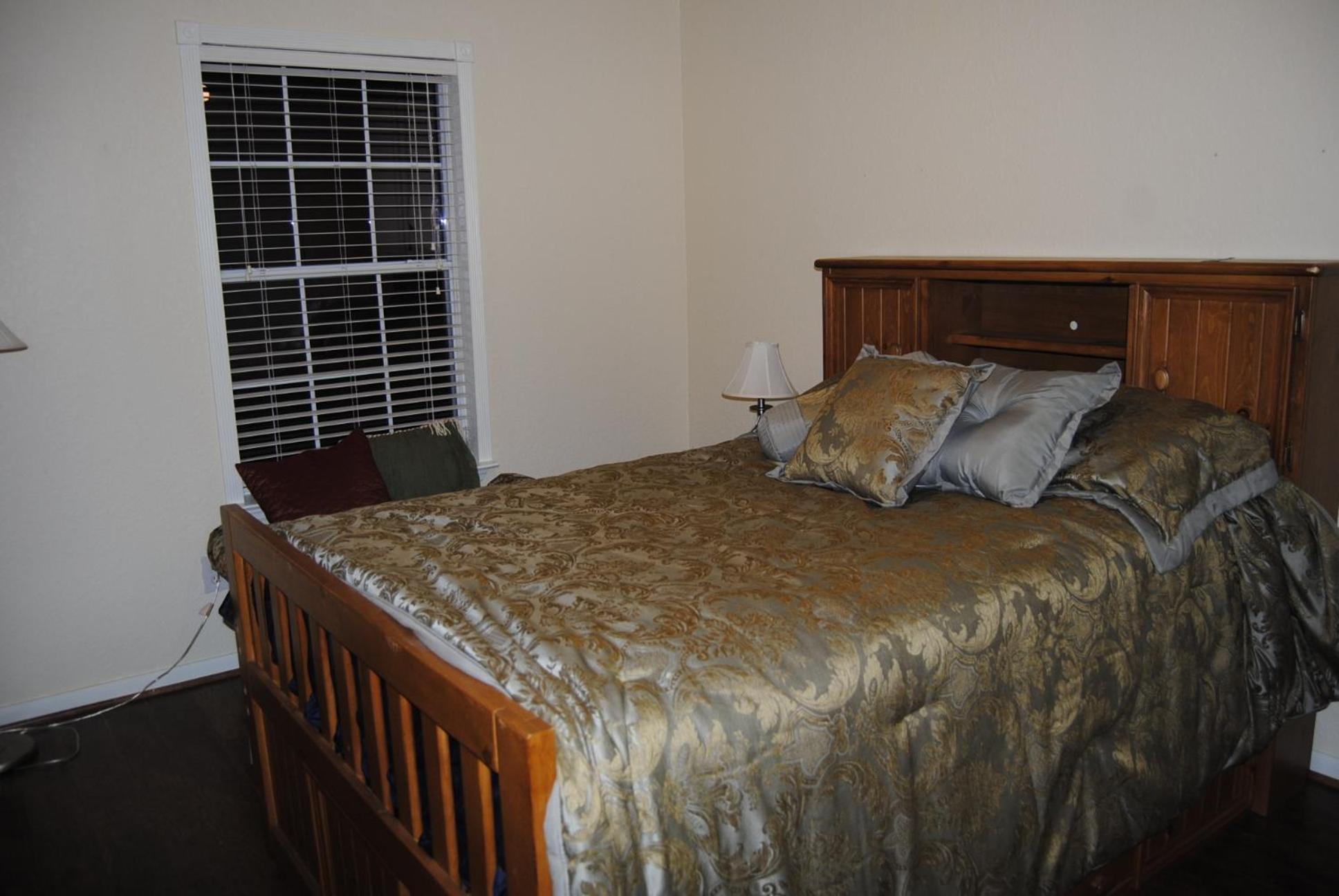 Four-Bedroom House photo 2