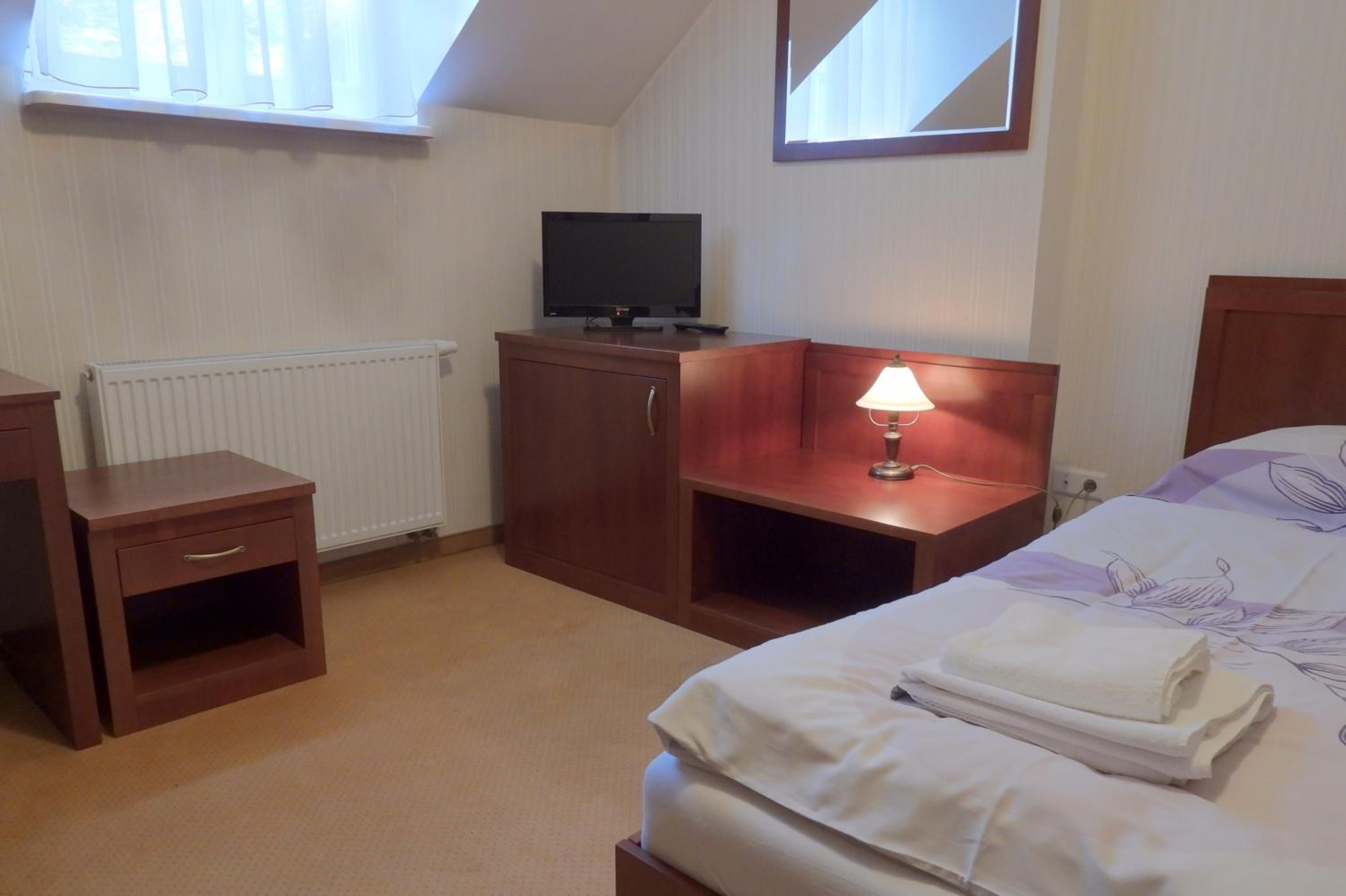 Single Room with Private Bathroom photo 3